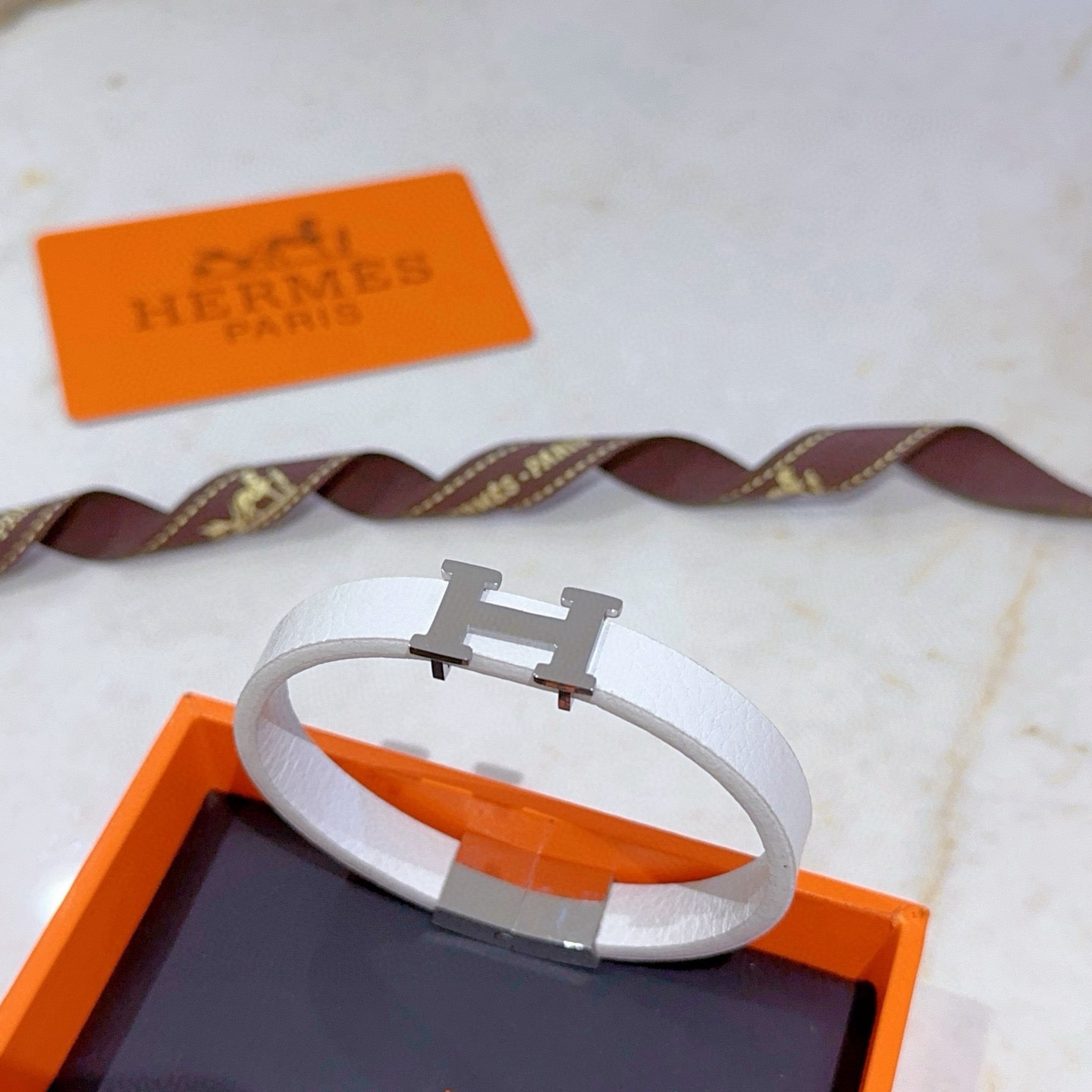 [TOP] HERMES Bracelet- White