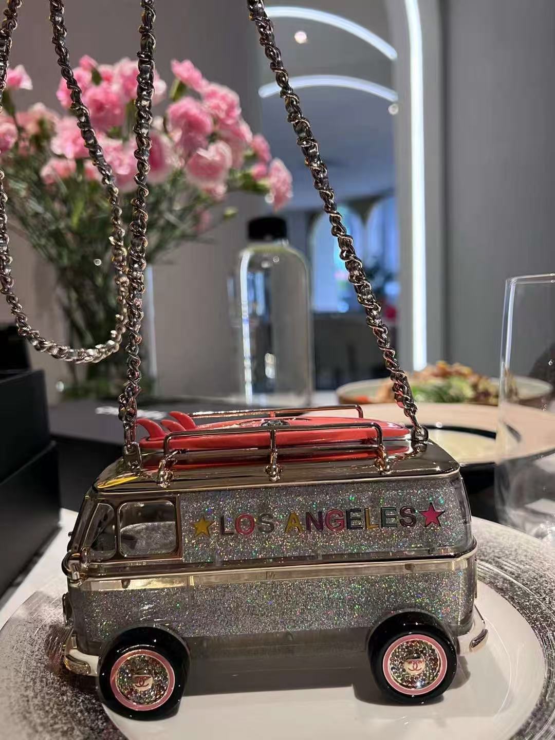 [TOP] CHANEL Mini Van-shaped Evening Bag 9.4×16×8.7cm - Gold