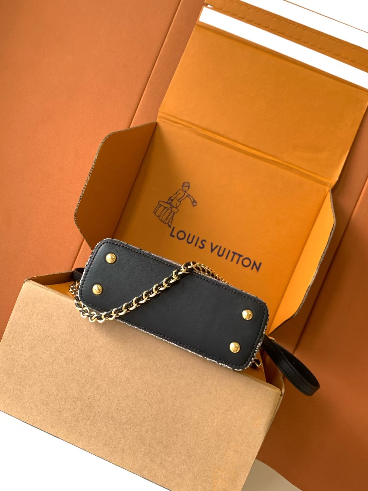 [TOP] Louis Vuitton LV Capucines Bag 22x12x8cm - Black