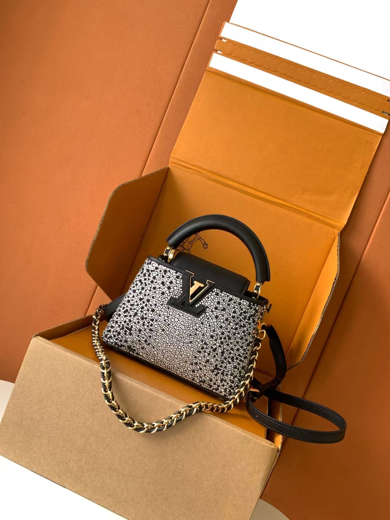 [TOP] Louis Vuitton LV Capucines Bag 22x12x8cm - Black