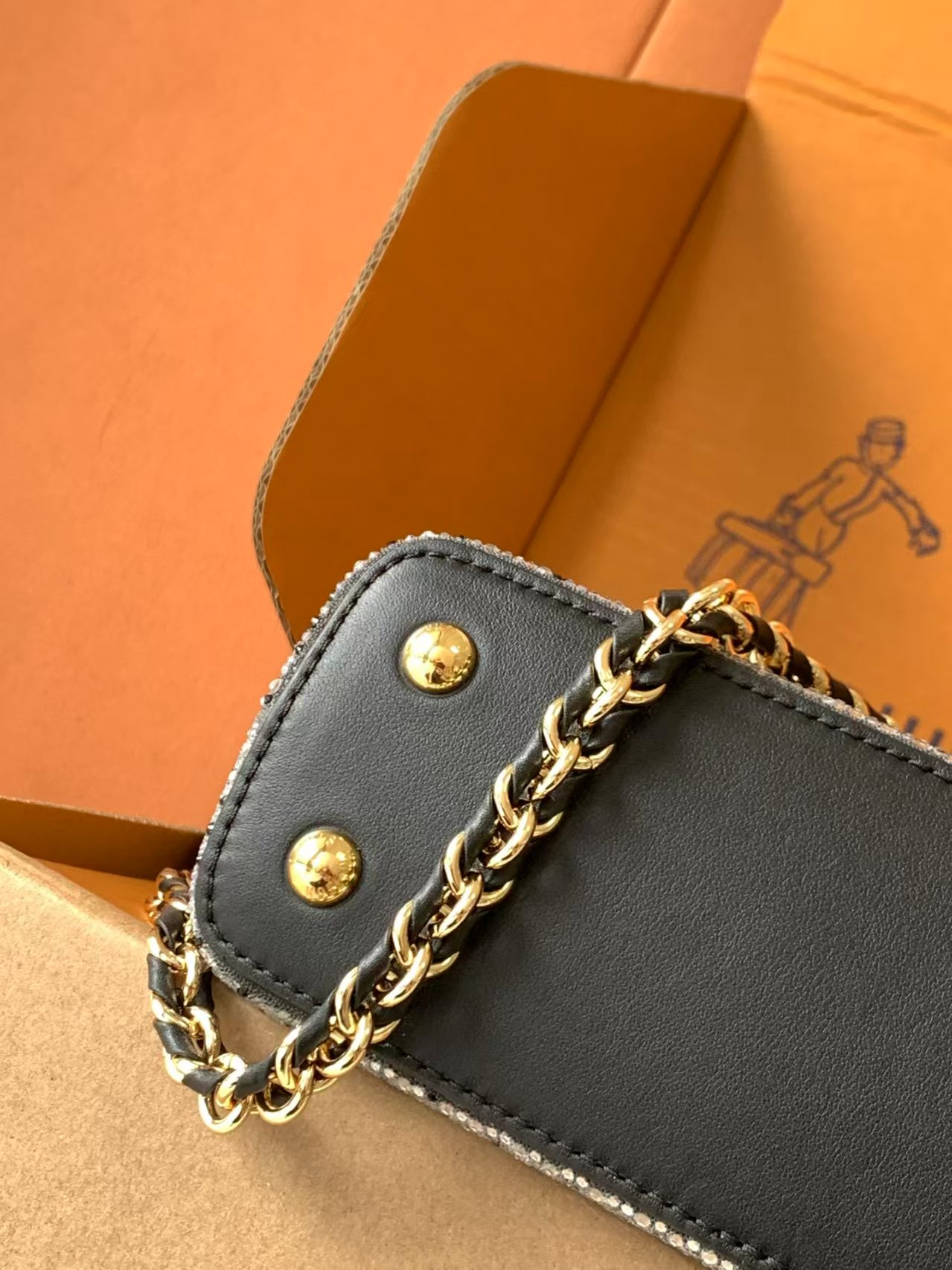 [TOP] Louis Vuitton LV Capucines Bag 22x12x8cm - Black