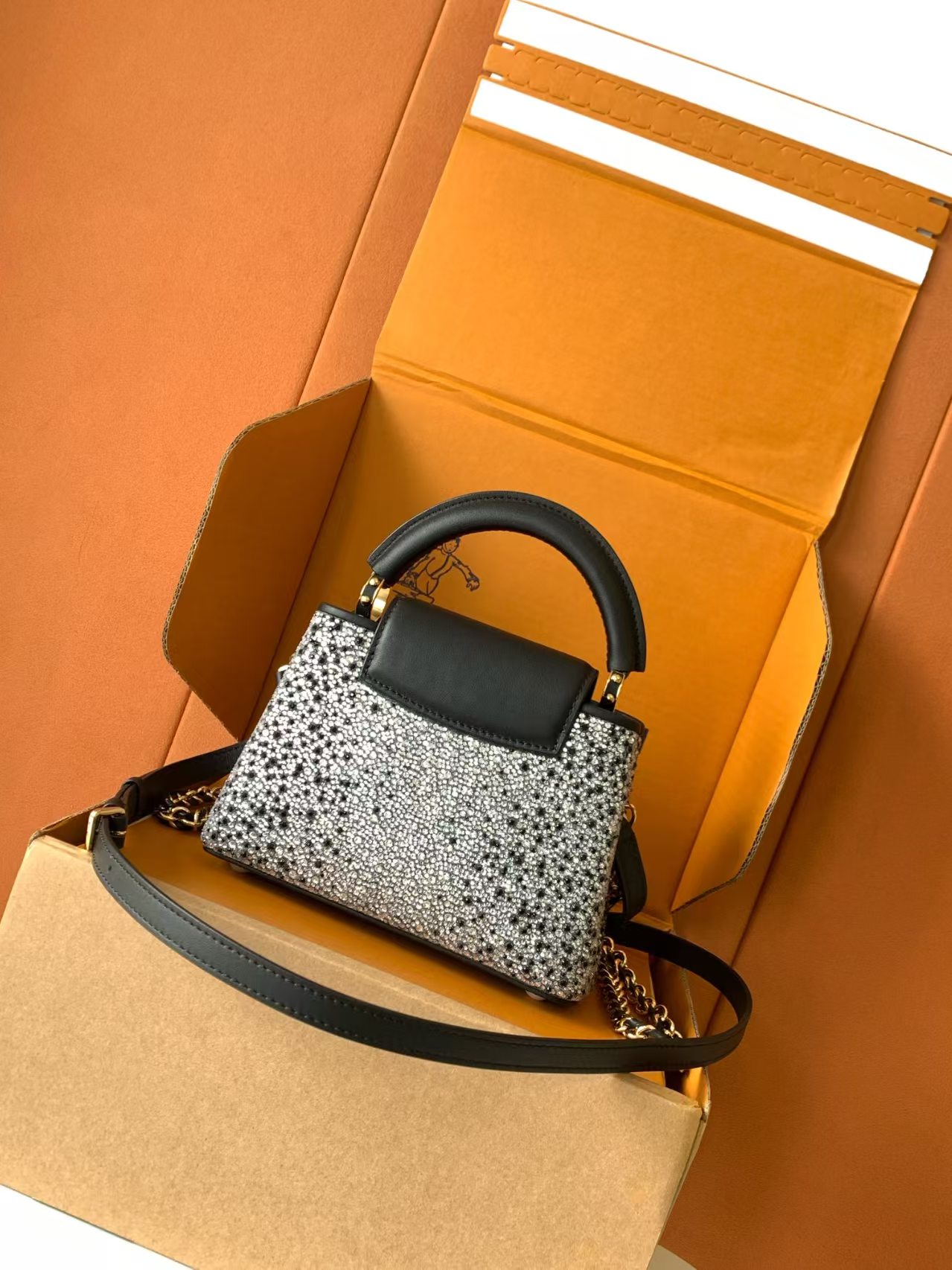 [TOP] Louis Vuitton LV Capucines Bag 22x12x8cm - Black