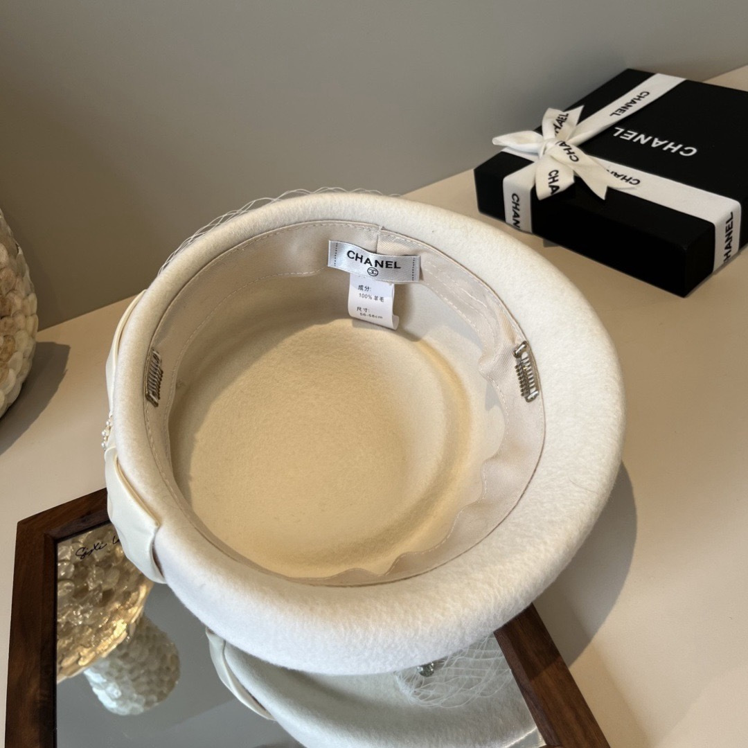 [TOP] CHANEL Beret Hat - Beige