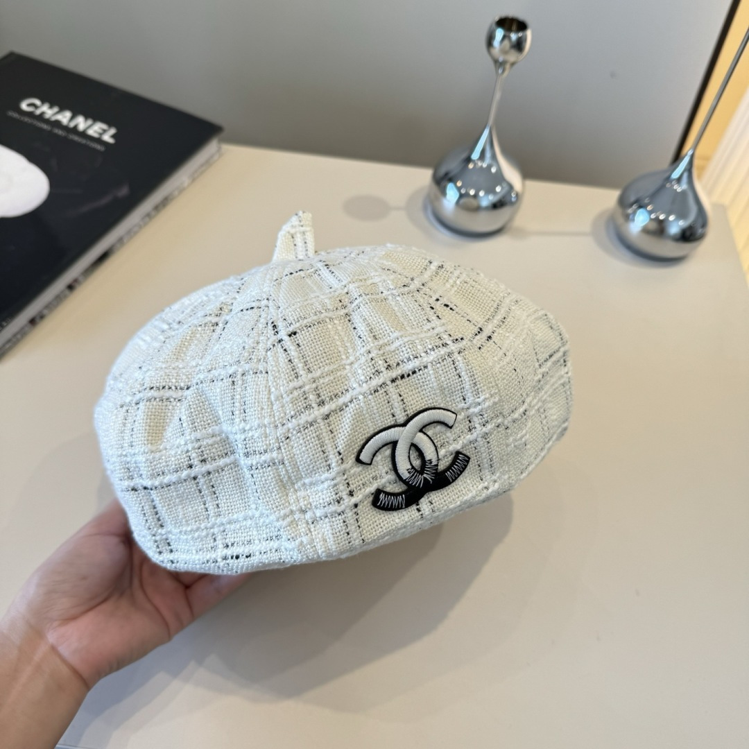 [TOP] CHANEL Beret Hat - White