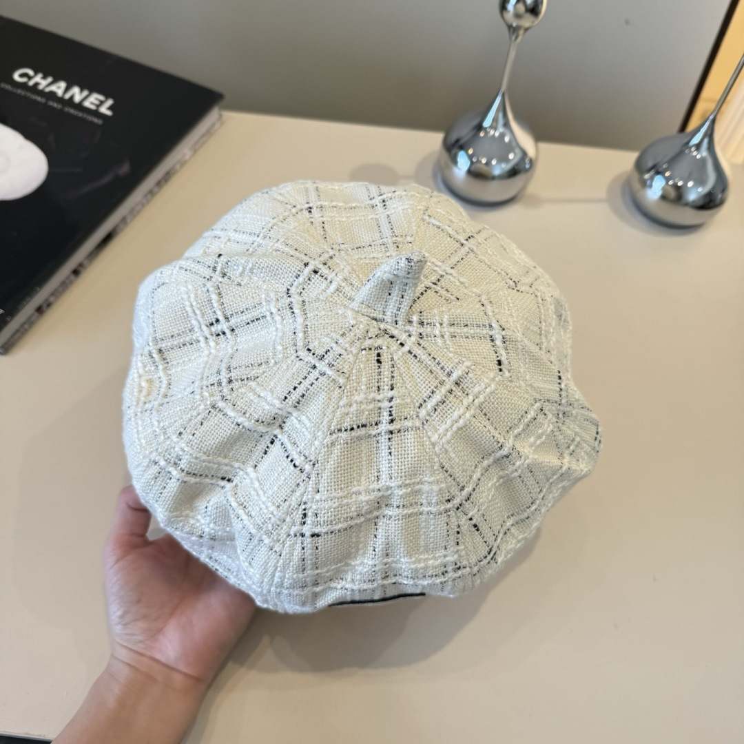 [TOP] CHANEL Beret Hat - White