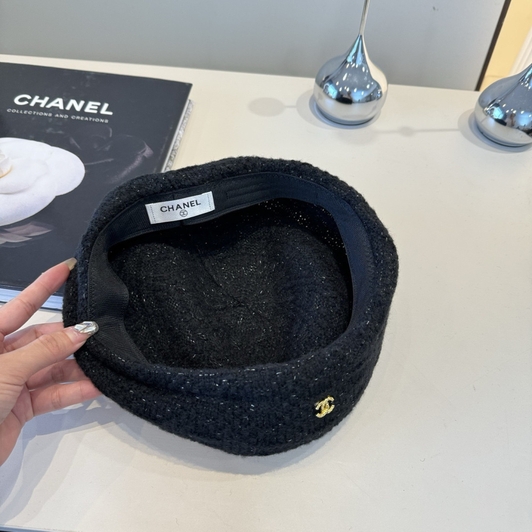 [TOP] CHANEL Beret Hat - Black