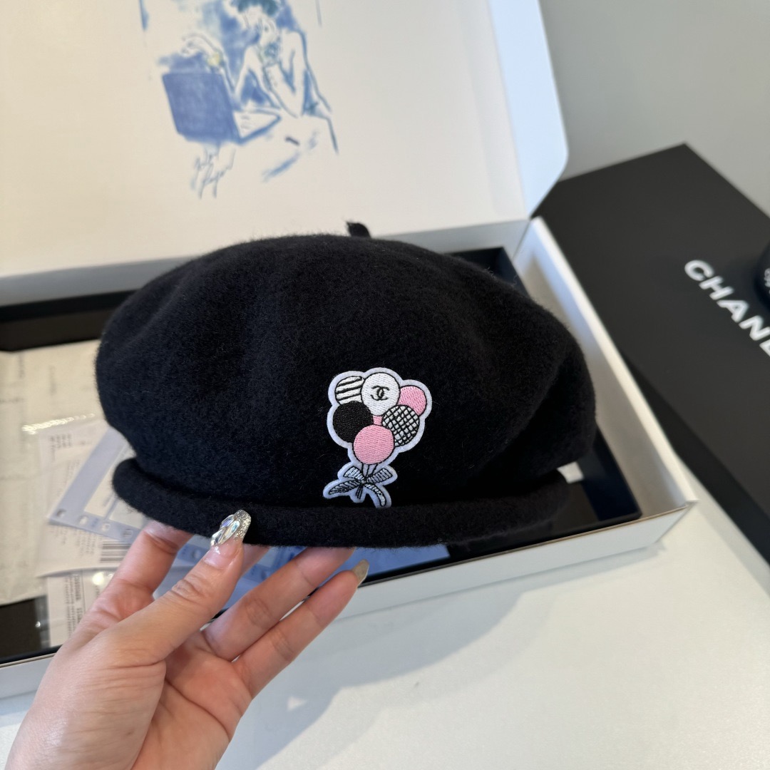 [TOP] CHANEL Beret Hat - 2 Colors