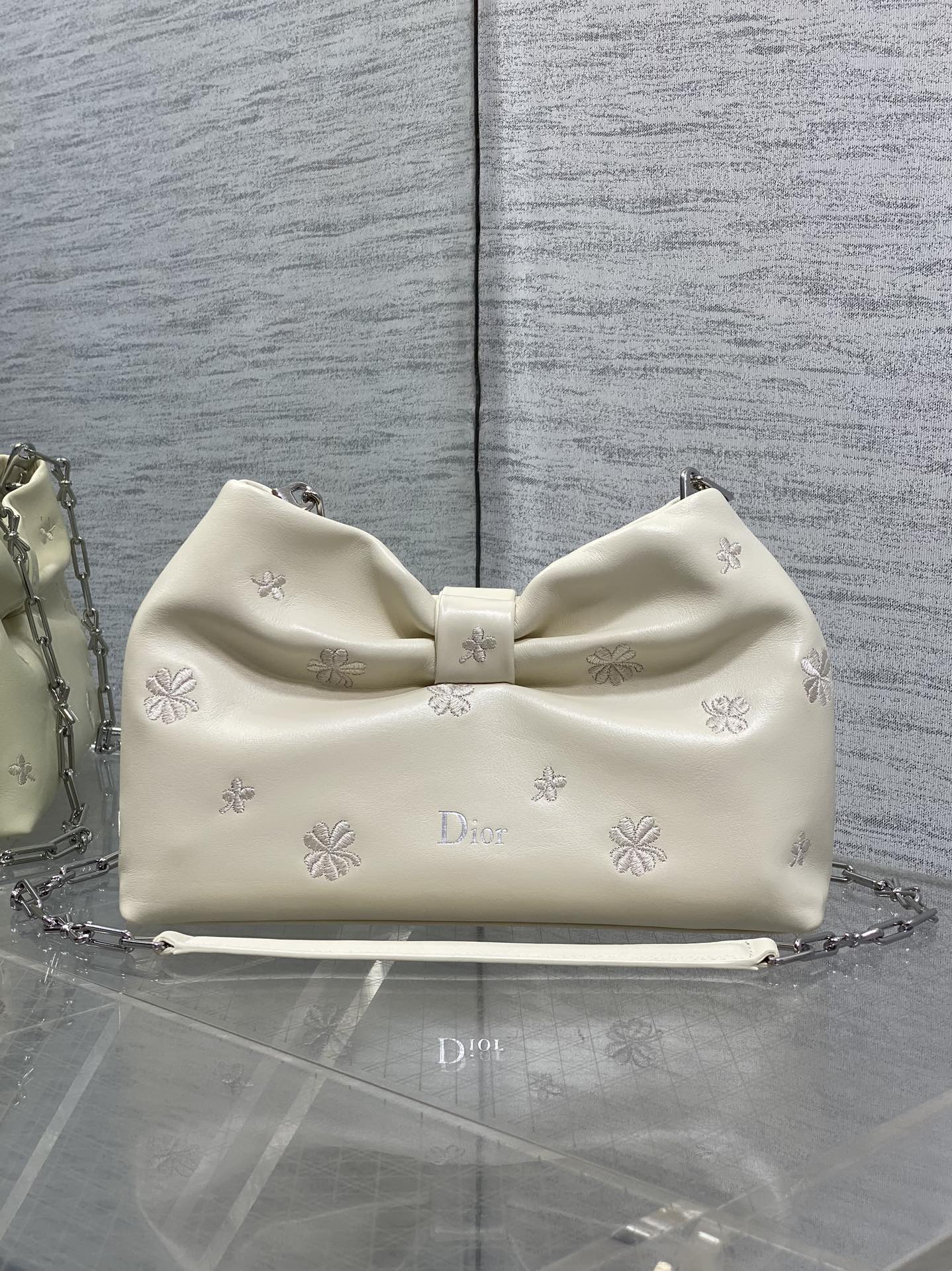 [TOP] Christian Dior Calfskin Leather with Embroidered Flowers Chain Bag 27*8*18cm - Beige