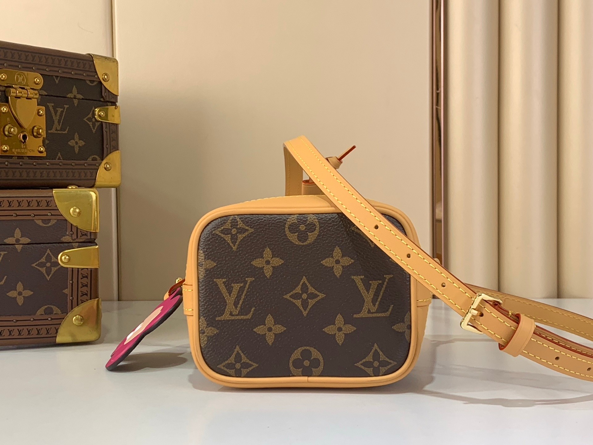 [TOP] Louis Vuitton LV NANO NOÉ Bag Monogram 16x13x10cm - Brown