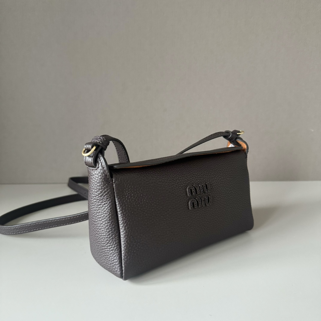 [TOP] Miu Miu Shoulder Bag 19x10x7.5cm - 4 Color