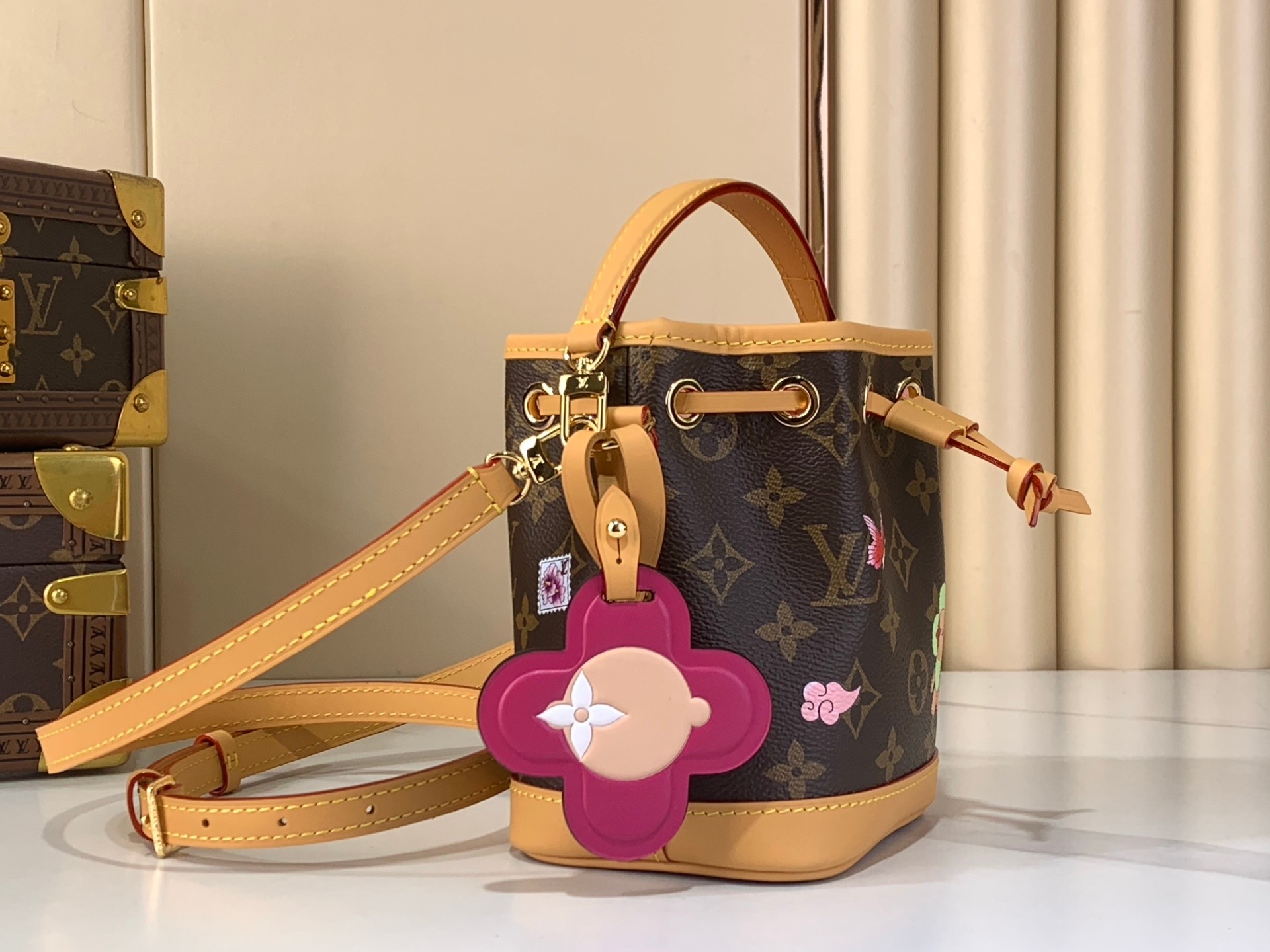 [TOP] Louis Vuitton LV NANO NOÉ Bag Monogram 16x13x10cm - Brown