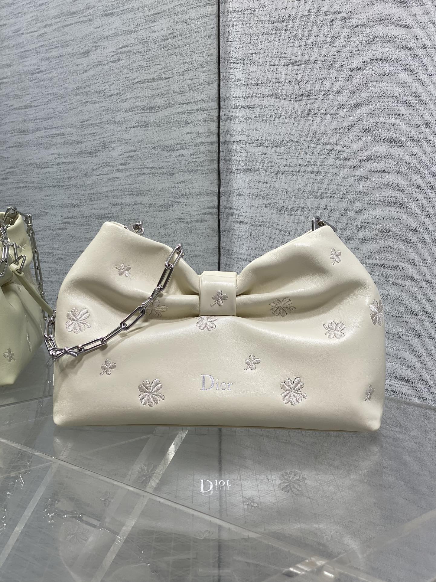 [TOP] Christian Dior Calfskin Leather with Embroidered Flowers Chain Bag 27*8*18cm - Beige