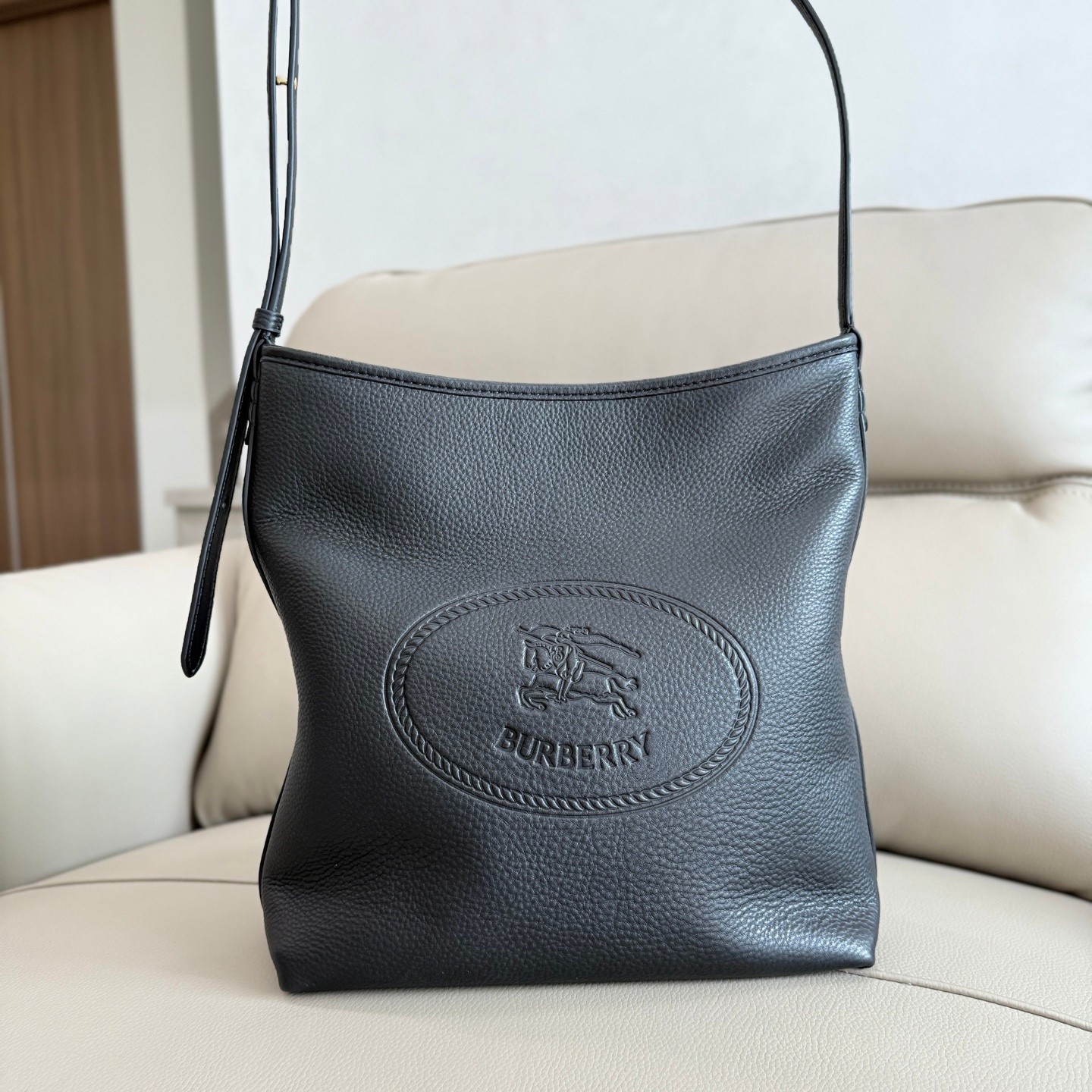 [TOP] BURBERRY Highlands Bag 28.5 x 11.5 x 31cm - Black