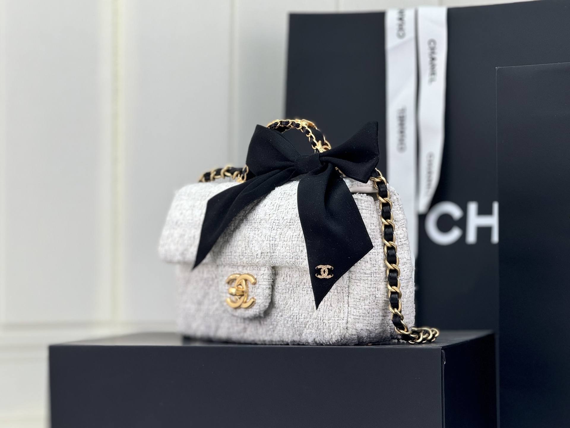 [TOP] CHANEL Flap Bag with Handle 20x13x6cm - 2 Color - 711 Luxury