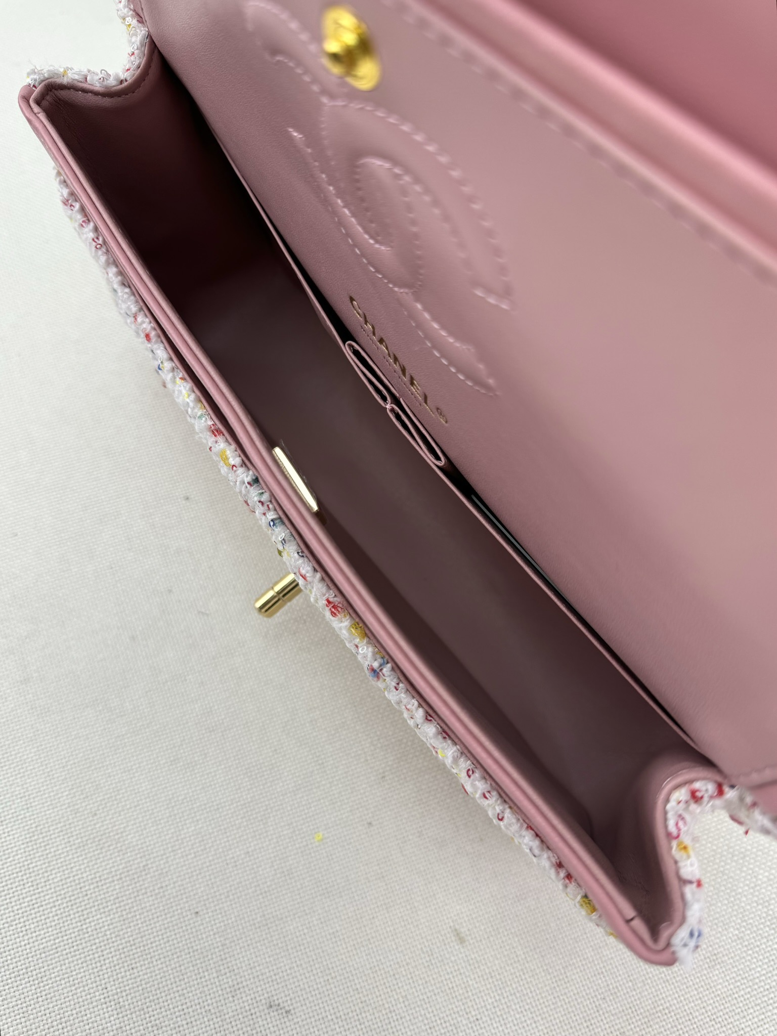 [TOP] CHANEL Wool Tweed Flap Bag 20cm/25cm - Pink and Beige