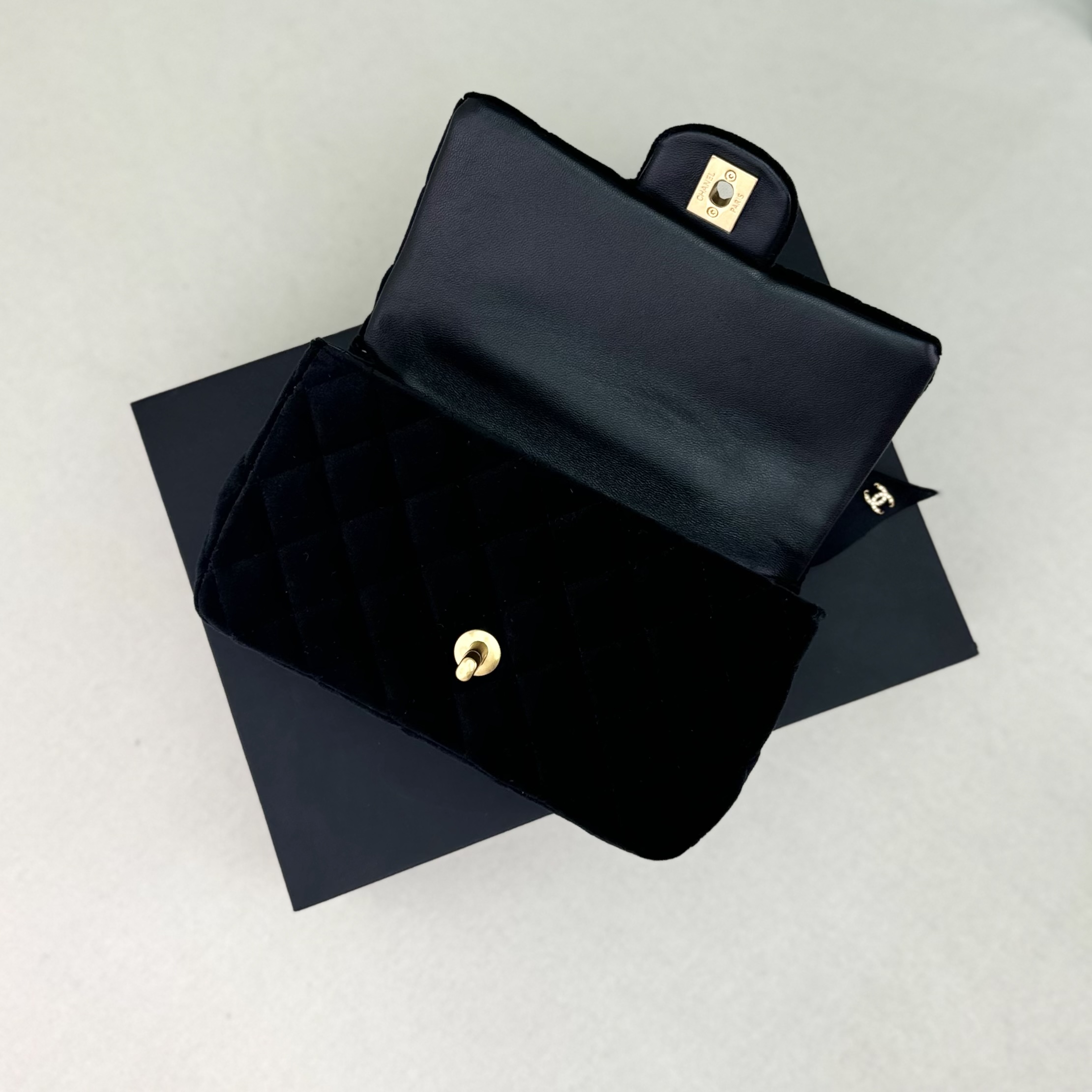 [TOP] CHANEL Flap Bag with Handle 20x13x6cm - 2 Color - 711 Luxury