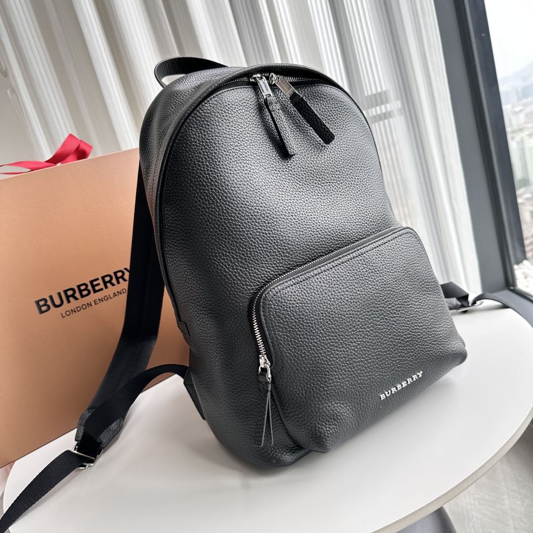 [TOP] BURBERRY Cowhide Backpack 29 x 15 x 40cm - Black