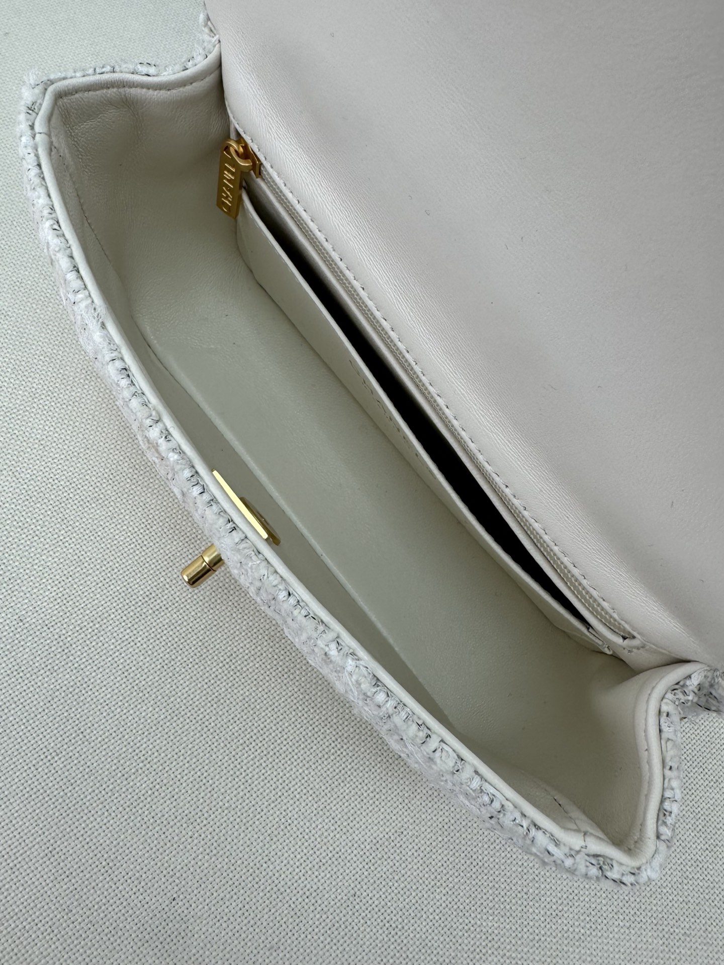 [TOP] CHANEL Flap Bag with Handle 20x13x6cm - 2 Color - 711 Luxury