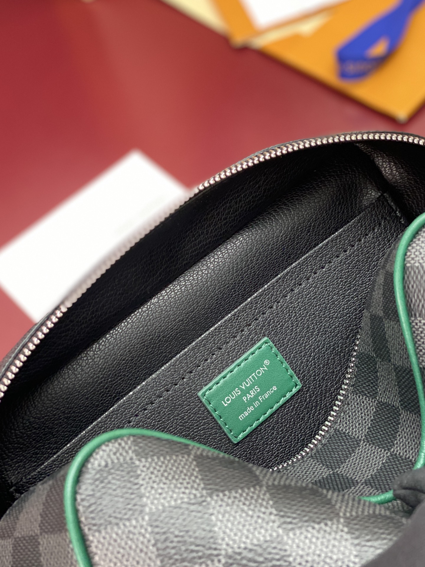 [TOP] Louis Vuitton LV  Dopp Kit Bag Monogram Embossed Leather 23x13x12cm - Black