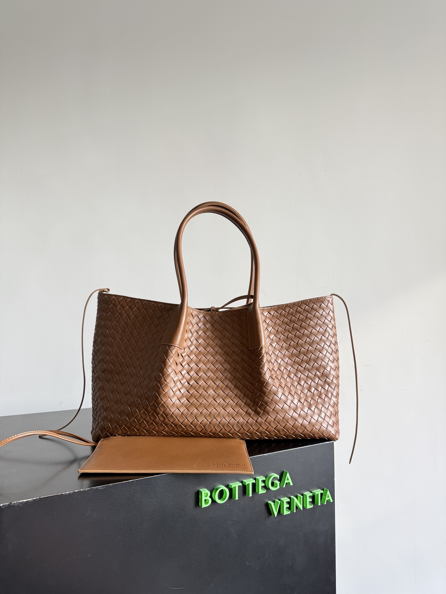 [TOP] Bottega Veneta BV Pinacoteca Bag 43x23x17.5cm - Brown