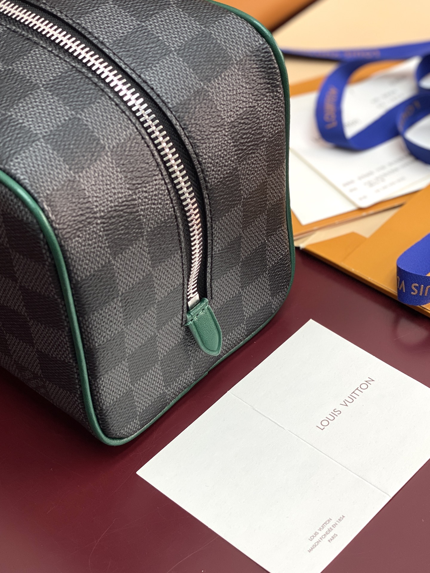 [TOP] Louis Vuitton LV  Dopp Kit Bag Monogram Embossed Leather 23x13x12cm - Black