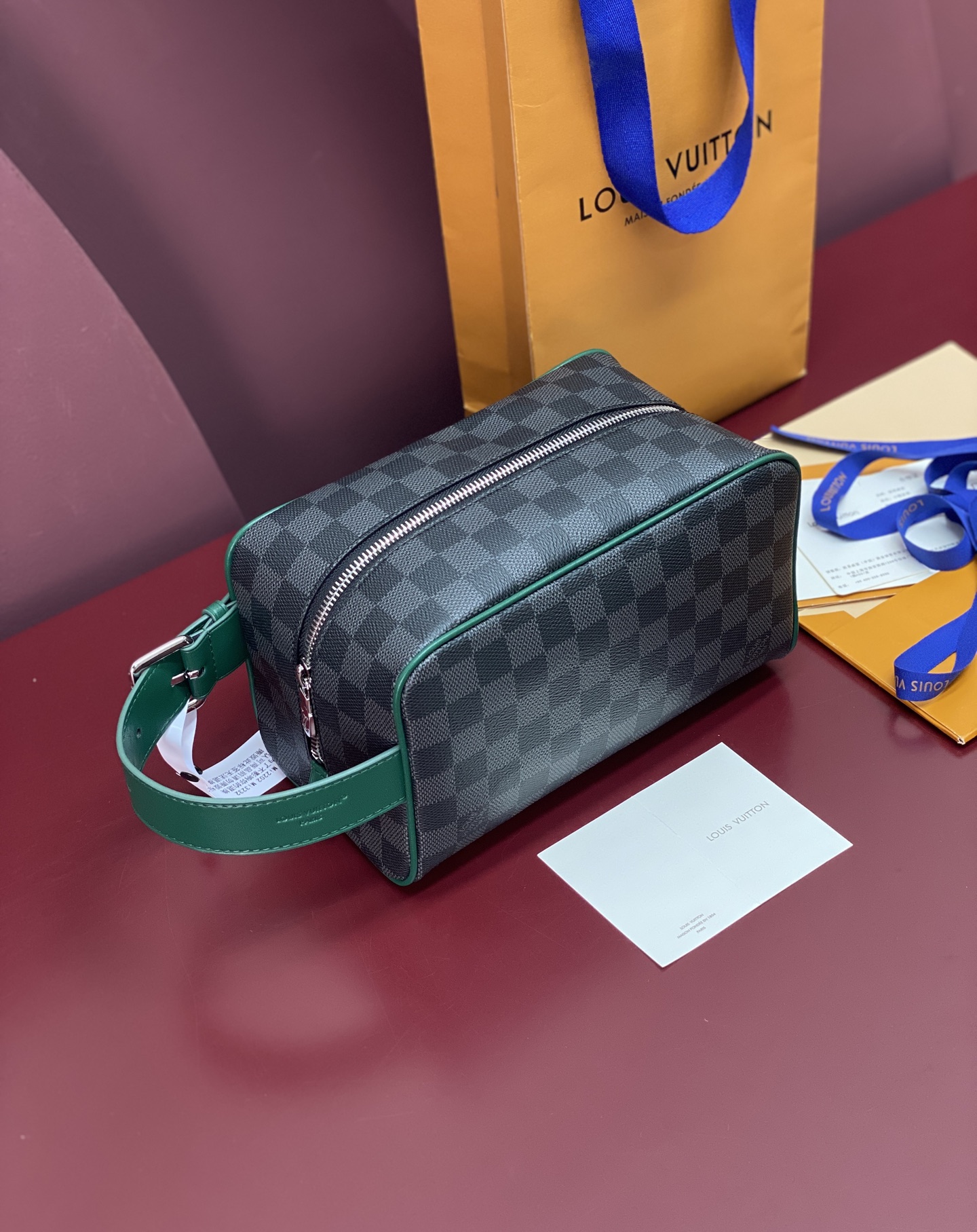 [TOP] Louis Vuitton LV  Dopp Kit Bag Monogram Embossed Leather 23x13x12cm - Black