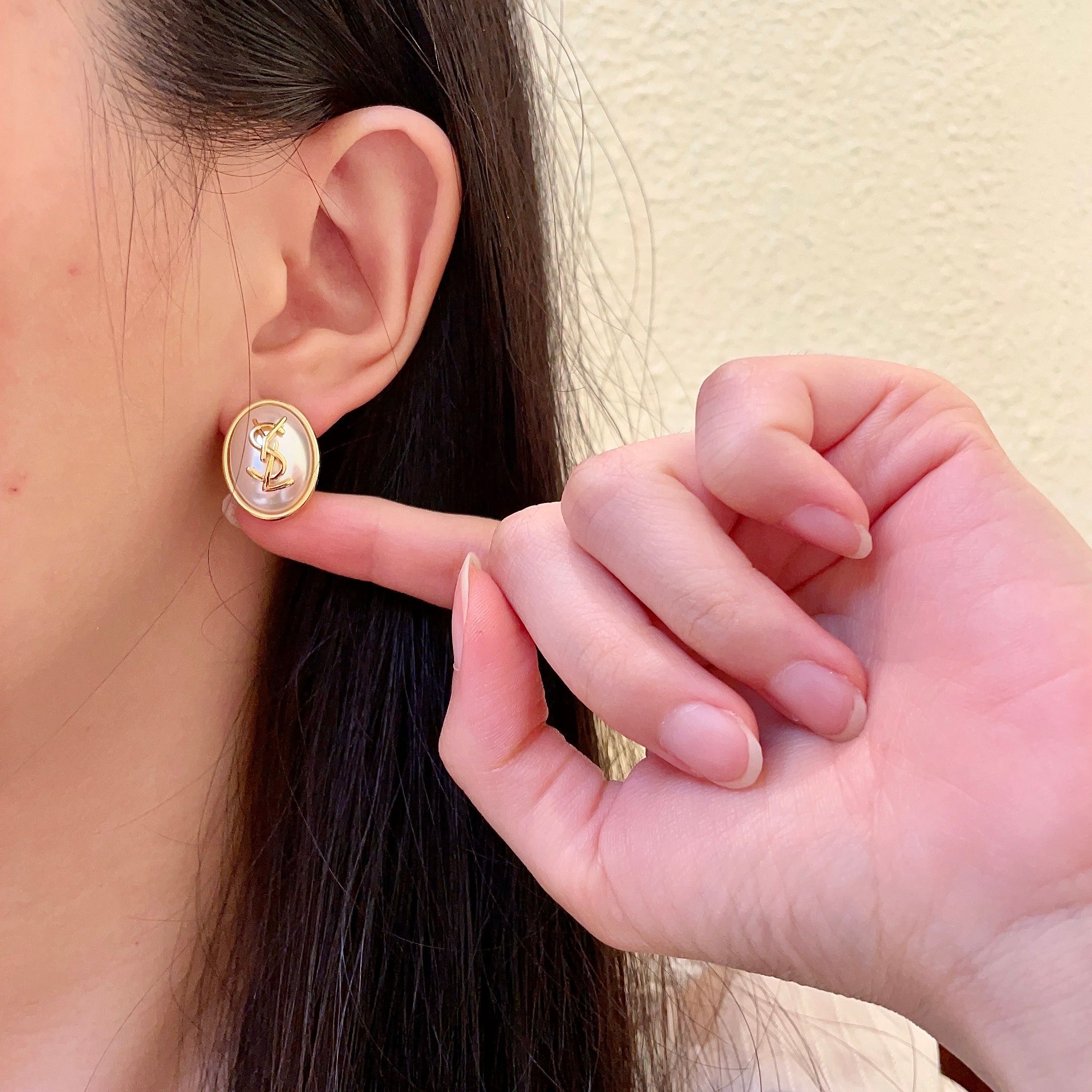 [TOP] Yves Saint Laurent YSL Earrings - Gold