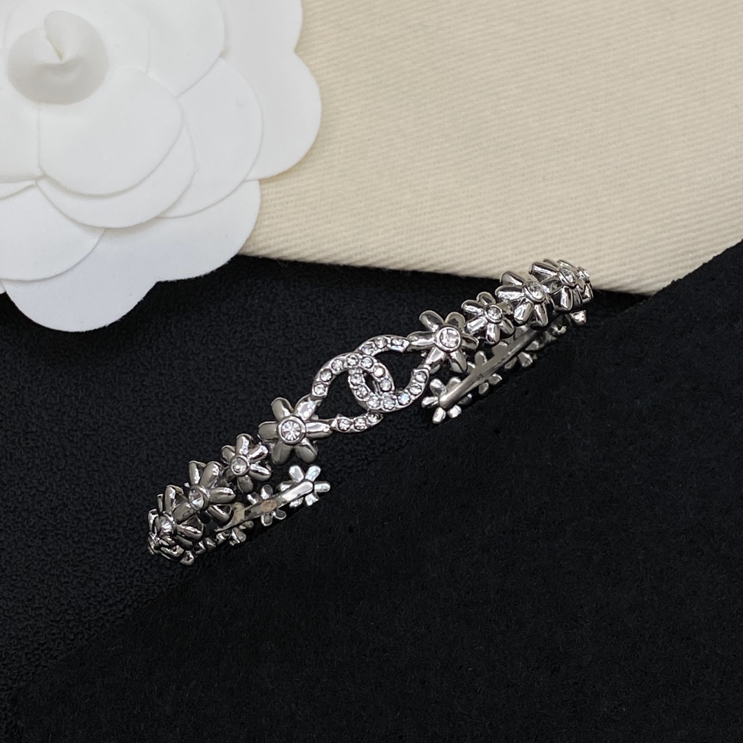 [TOP] CHANEL Bracelet - Silver