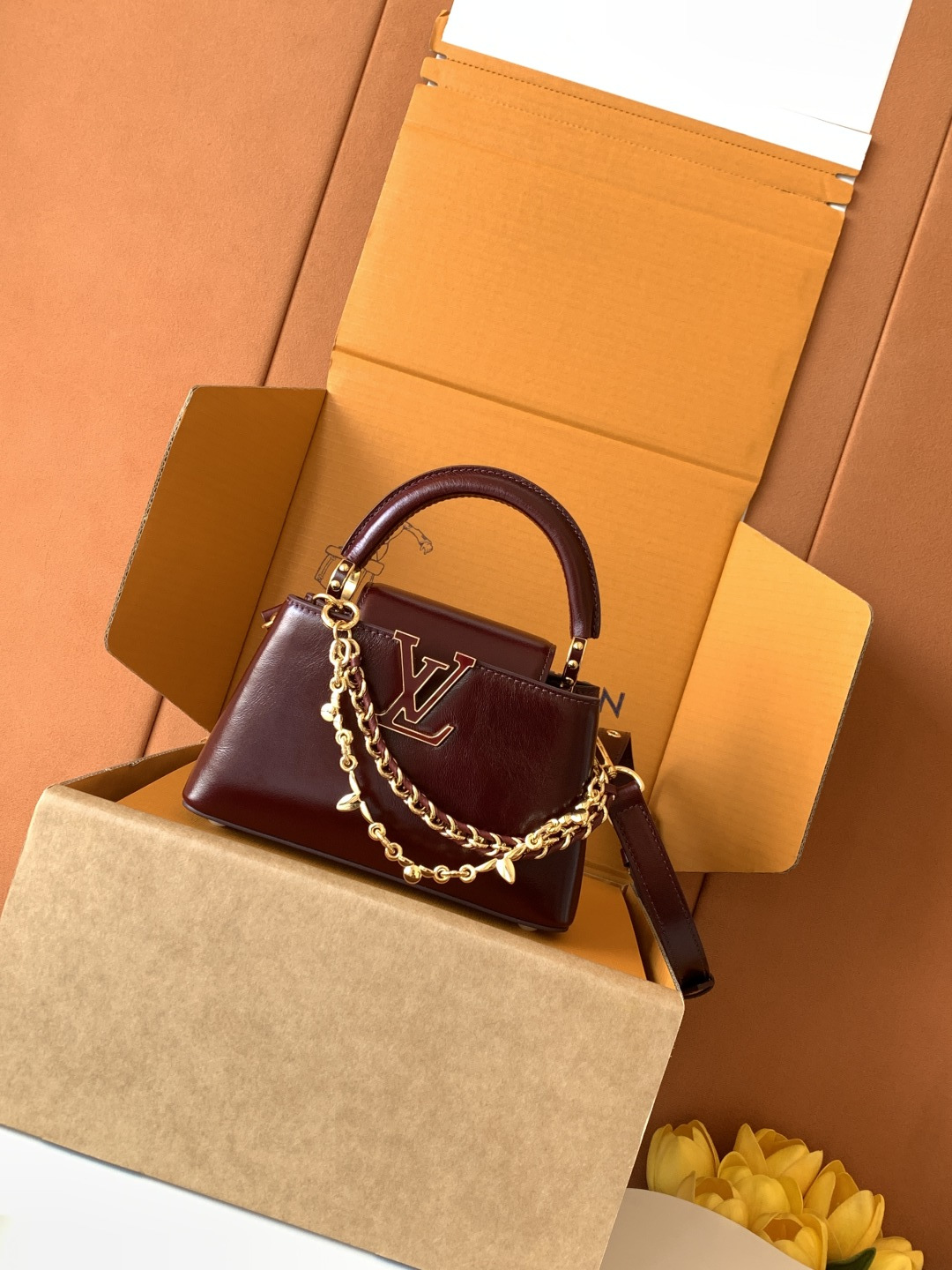 [TOP] Louis Vuitton LV Capucines East-West Bag 21cm/27cm - 2 Color