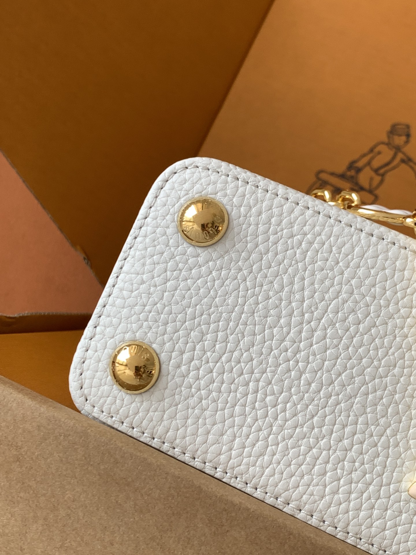 [TOP] Louis Vuitton LV Capucines Bag 21cm/27cm - White