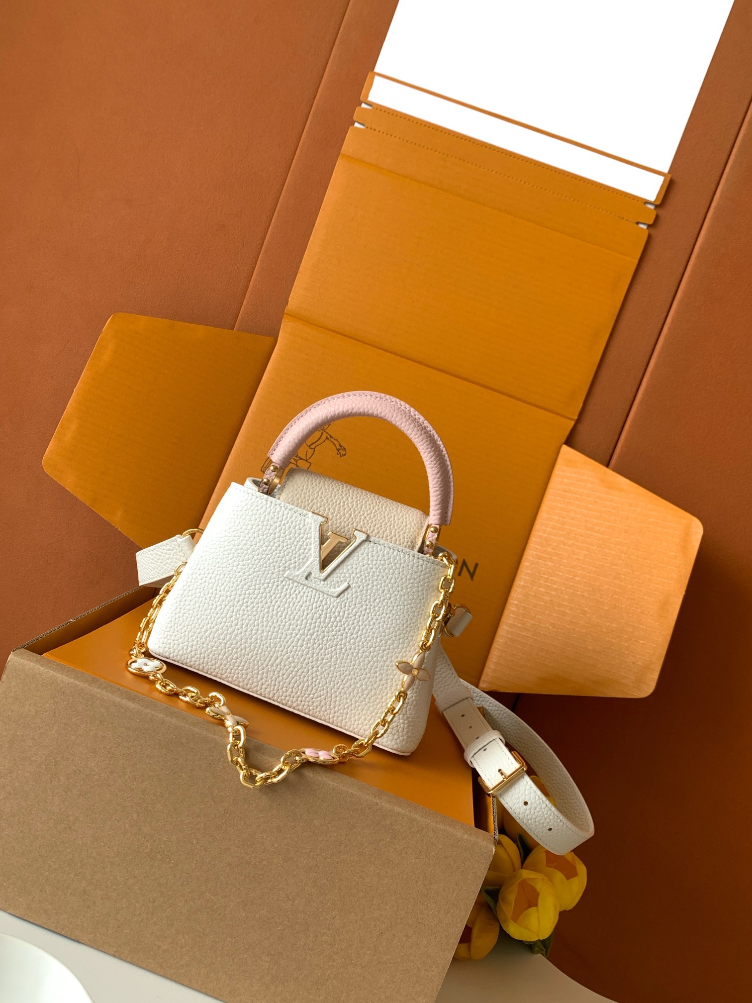 [TOP] Louis Vuitton LV Capucines Bag 21cm/27cm - White
