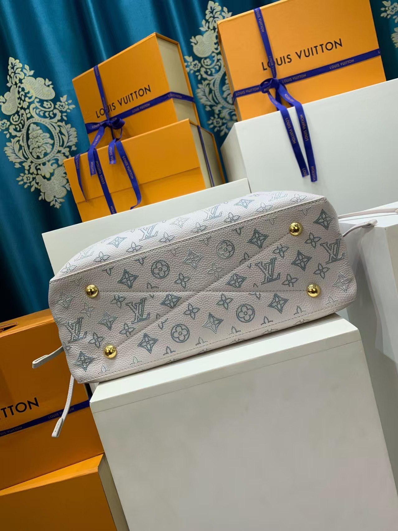 [TOP] Louis Vuitton LV Bella Tote Bag 23x13x32cm - Light Gray