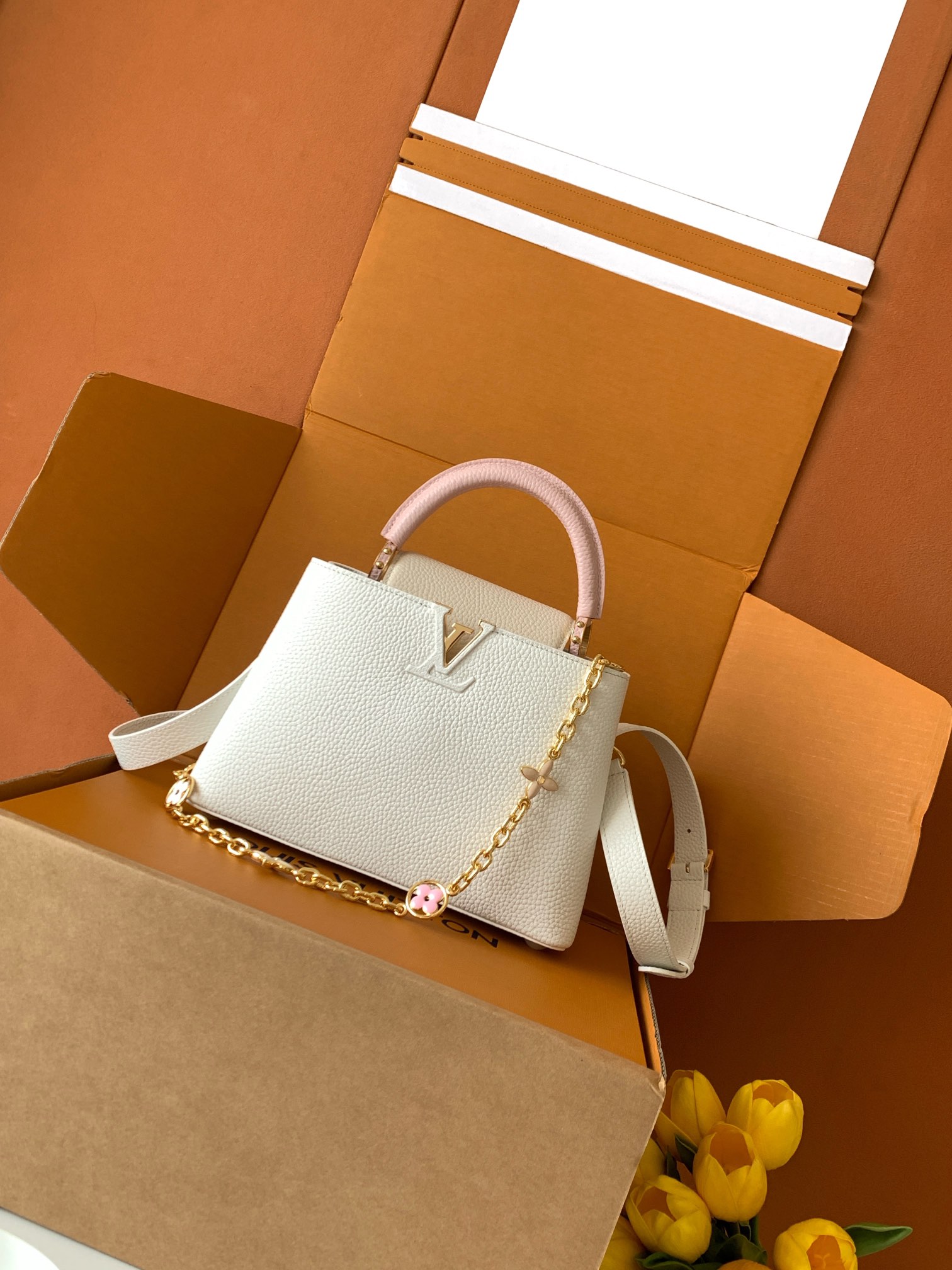 [TOP] Louis Vuitton LV Capucines Bag 21cm/27cm - White