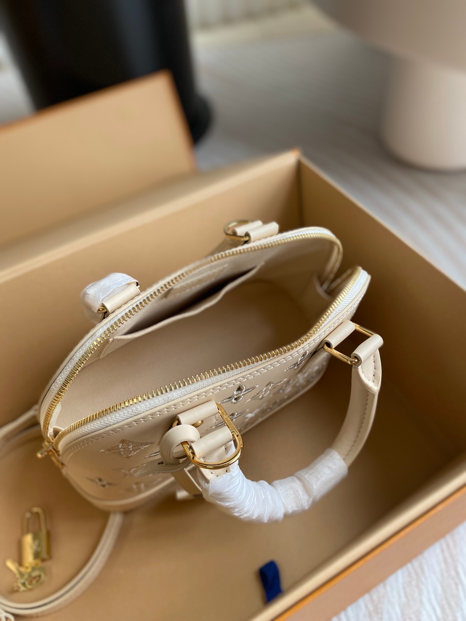 [TOP] Louis Vuitton LV Alma BB Bag 23.5x17.5x11.5cm - Beige