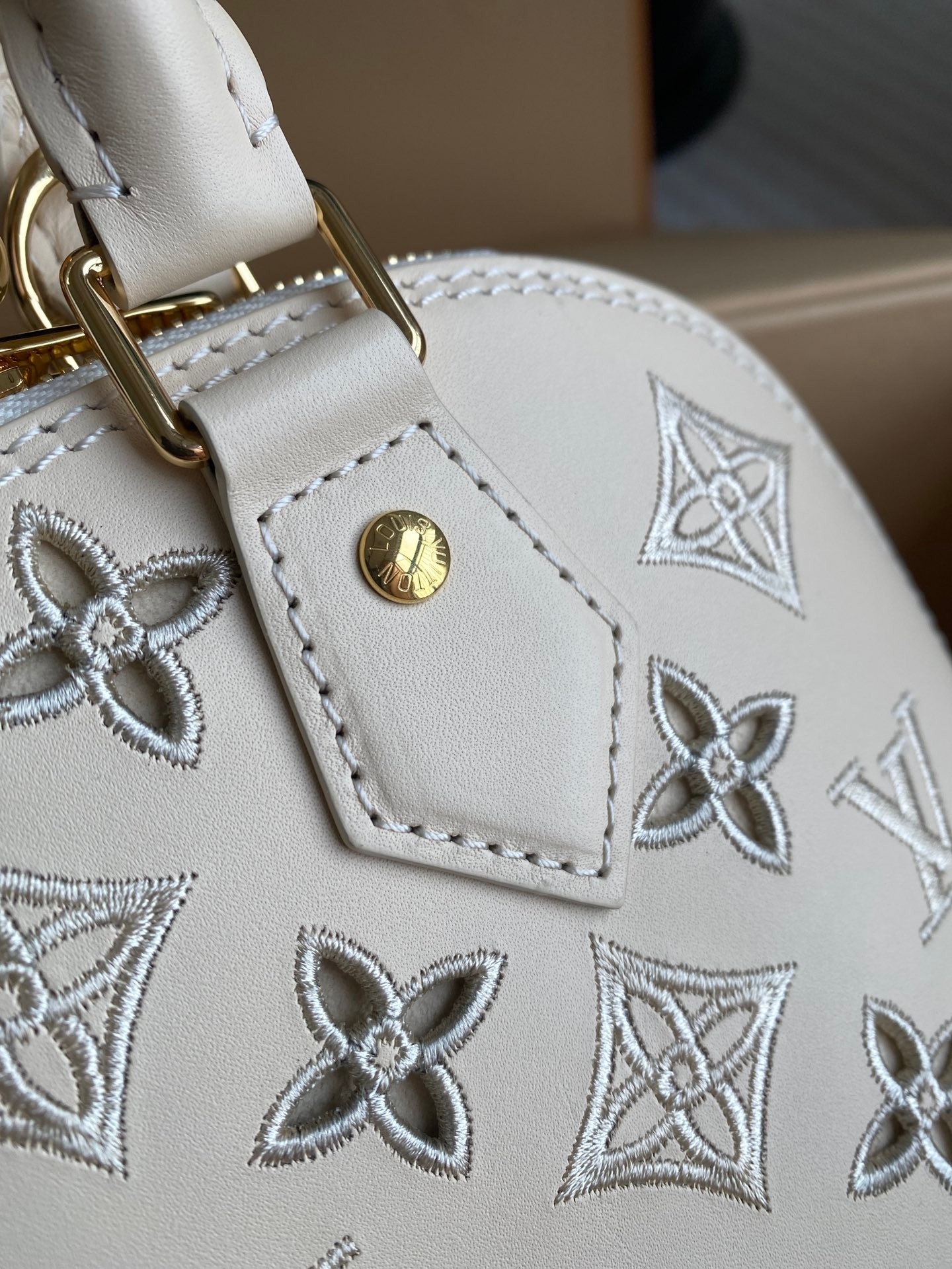 [TOP] Louis Vuitton LV Alma BB Bag 23.5x17.5x11.5cm - Beige