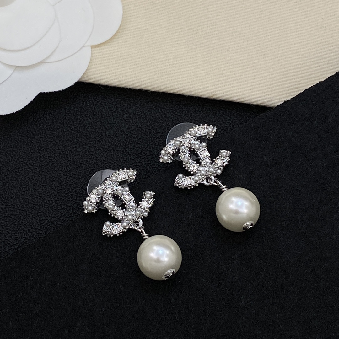 [TOP] CHANEL CC Earrings - 2 Colors