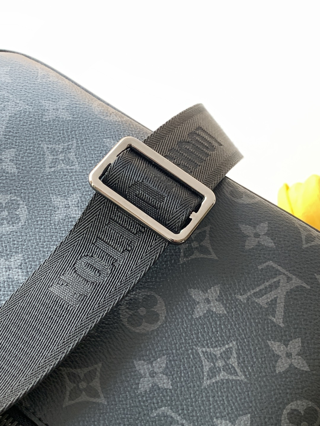 [TOP] Louis Vuitton LV District Monogram Eclipse Canvas Bag 26x20x7cm - Black