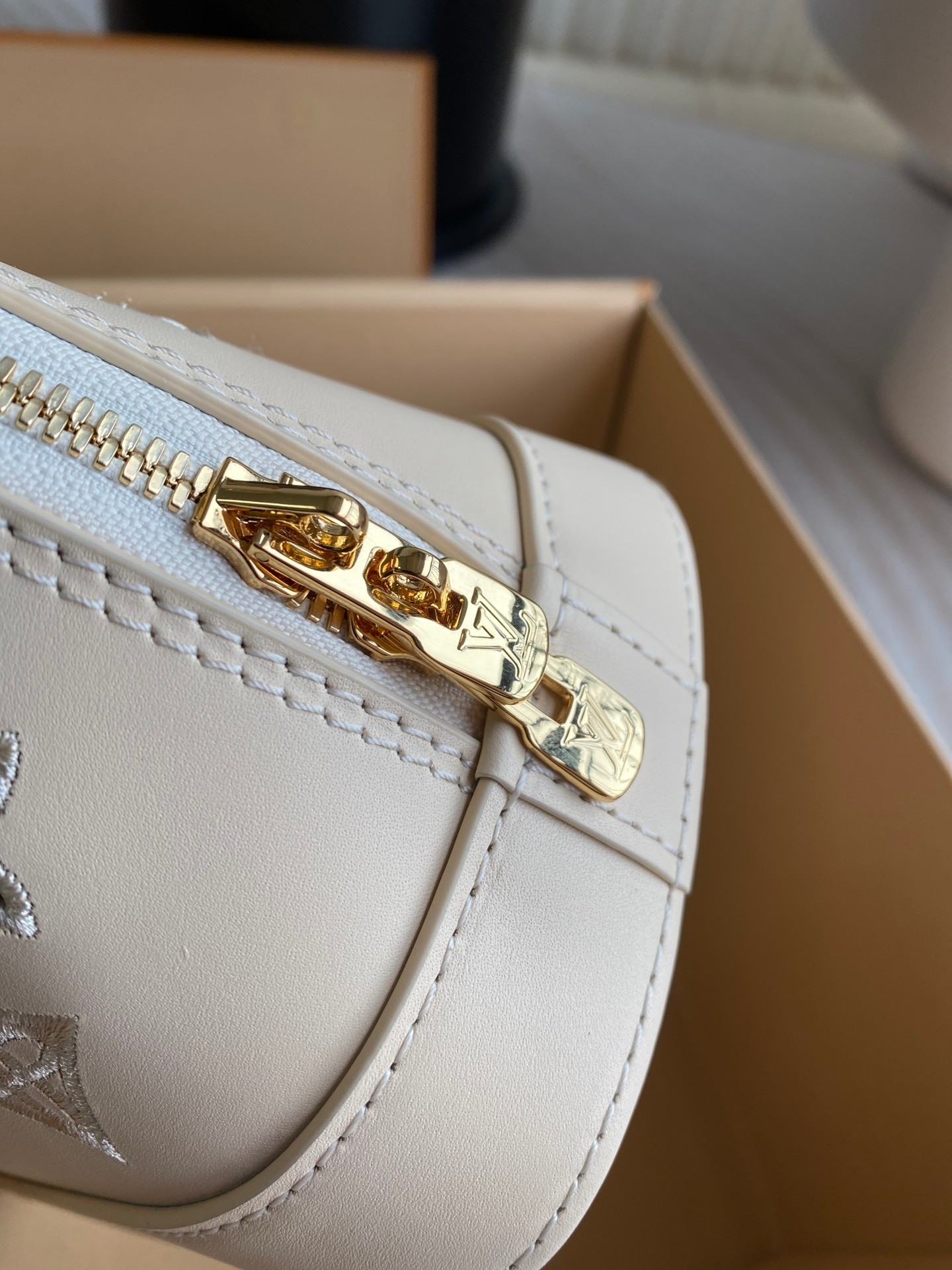 [TOP] Louis Vuitton LV Alma BB Bag 23.5x17.5x11.5cm - Beige