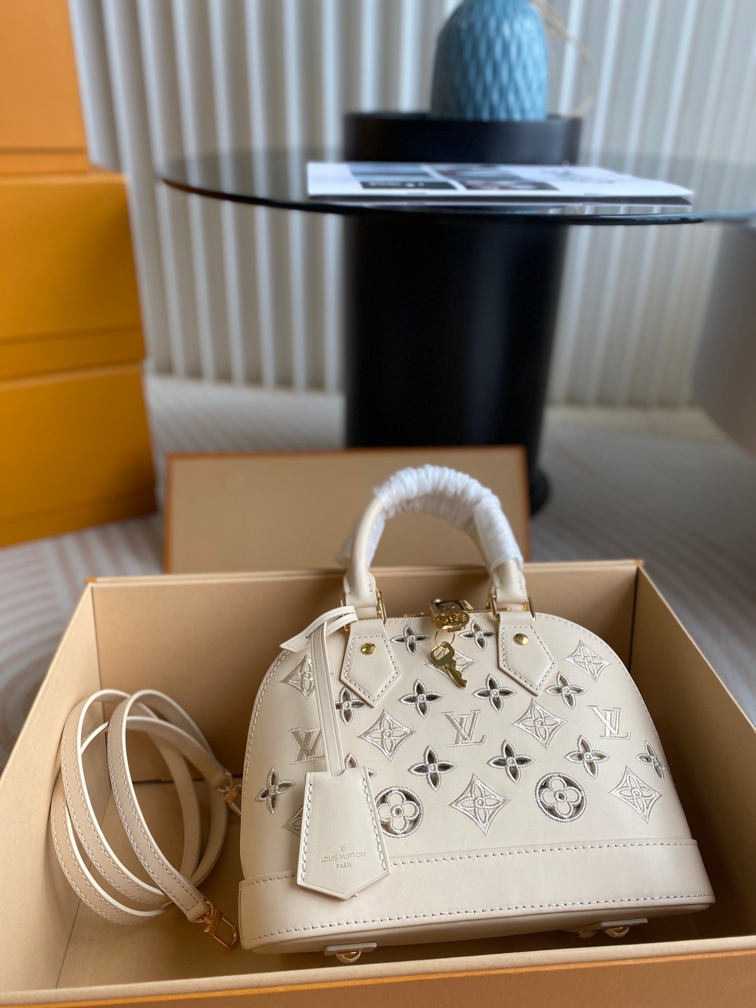 [TOP] Louis Vuitton LV Alma BB Bag 23.5x17.5x11.5cm - Beige