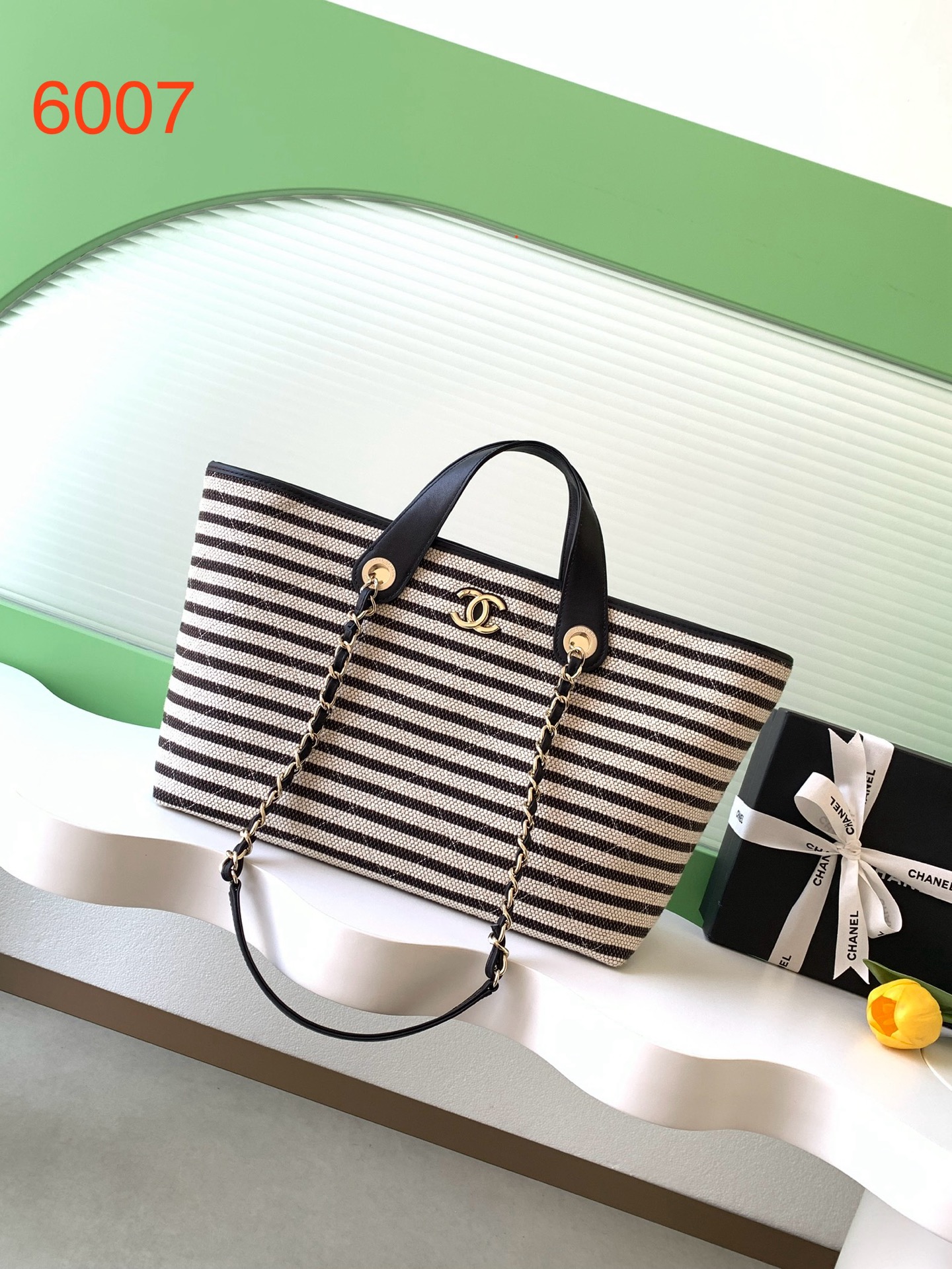 [TOP] CHANEL Early Spring Resort Collection Woven Striped Bag 25-46-13 cm - 3 Colors