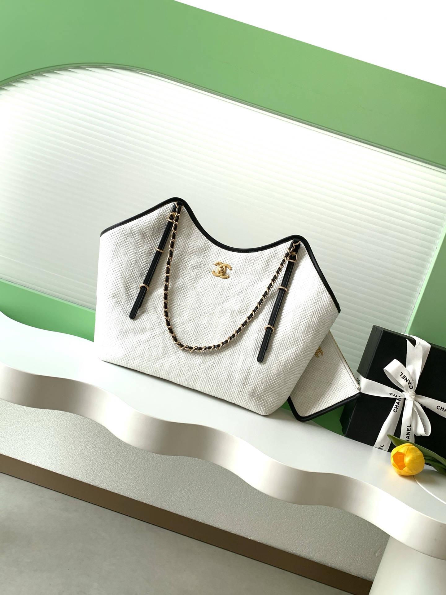 [TOP] CHANE Tote Bag with Woven Straw Material Paired and Cowhide Leather 31-47-11cm - 3 Colors