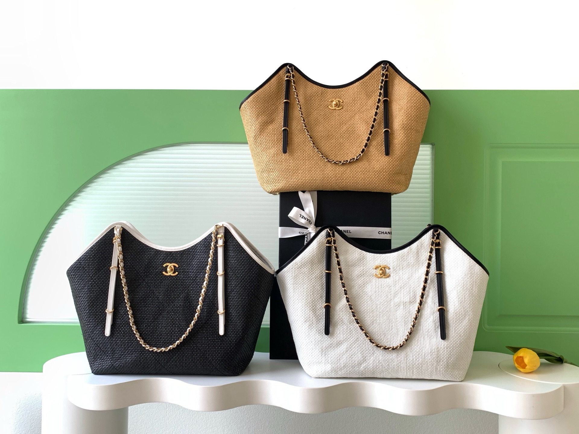 [TOP] CHANE Tote Bag with Woven Straw Material Paired and Cowhide Leather 31-47-11cm - 3 Colors