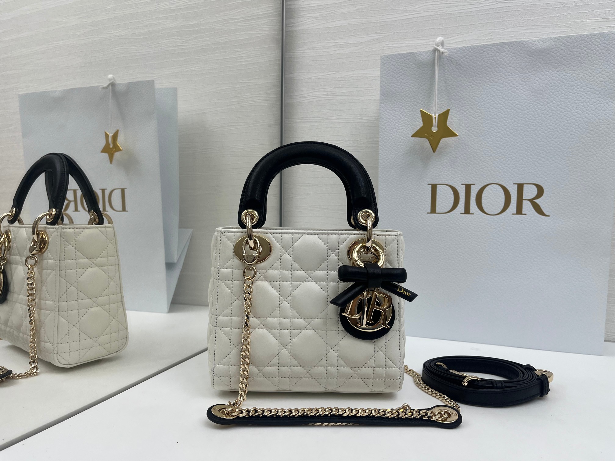 [TOP] Christian Dior Lady Dior Bag with Bow 17x15x7/20x17x8cm - Black and White