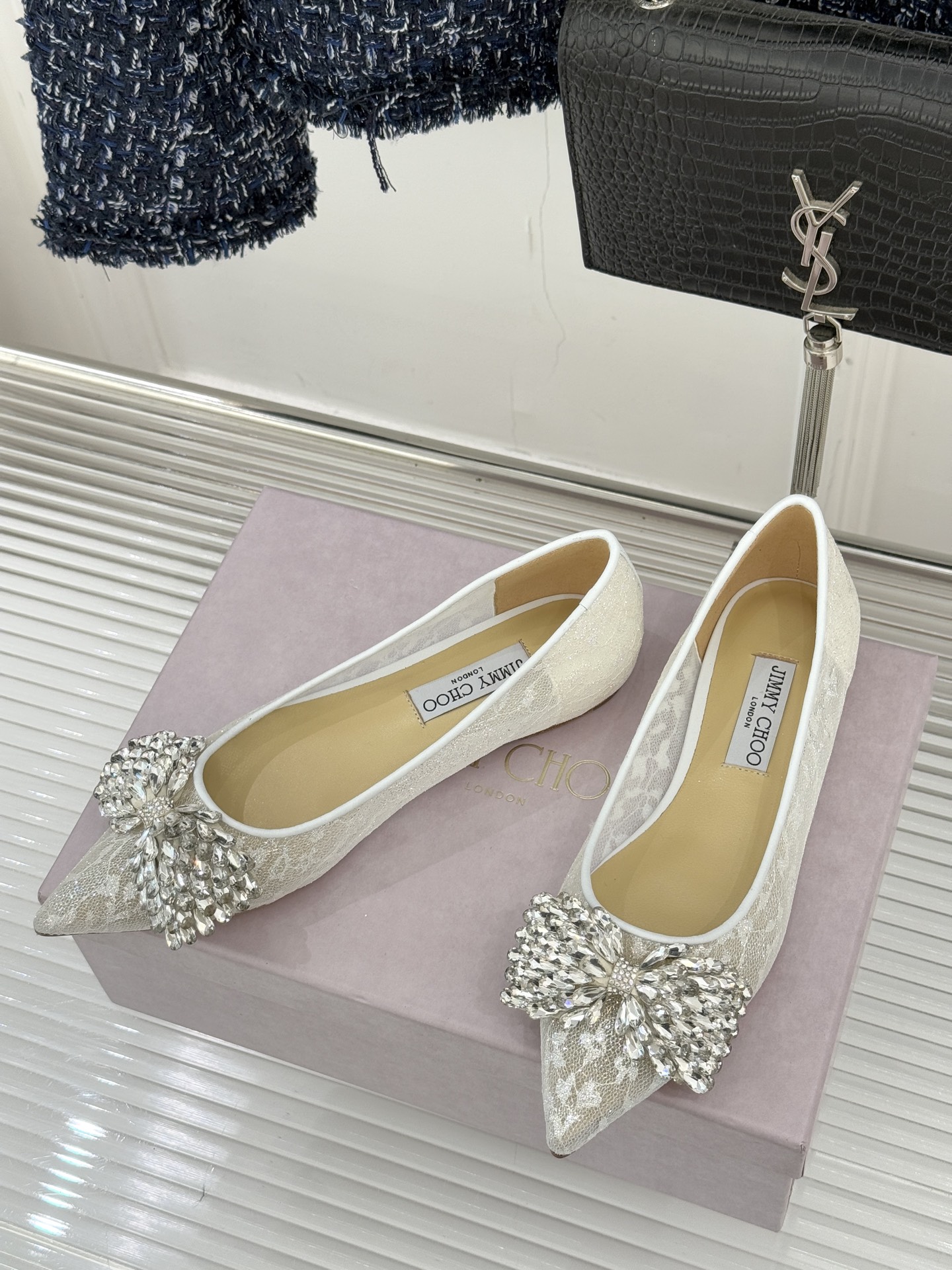 [TOP] Jimmy Choo Lace Flat Shoes with Rhinestones - 2 Color