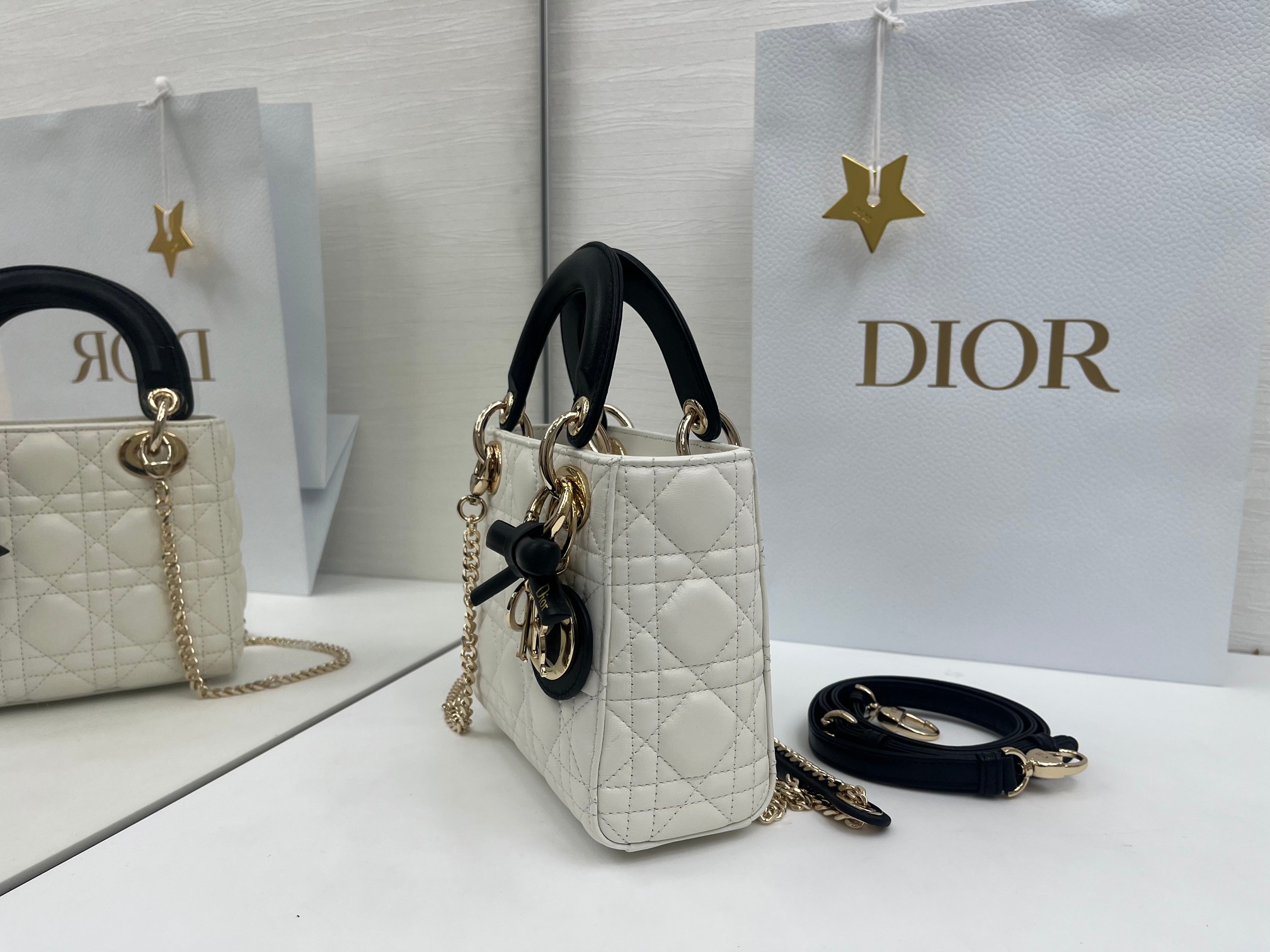 [TOP] Christian Dior Lady Dior Bag with Bow 17x15x7/20x17x8cm - Black and White