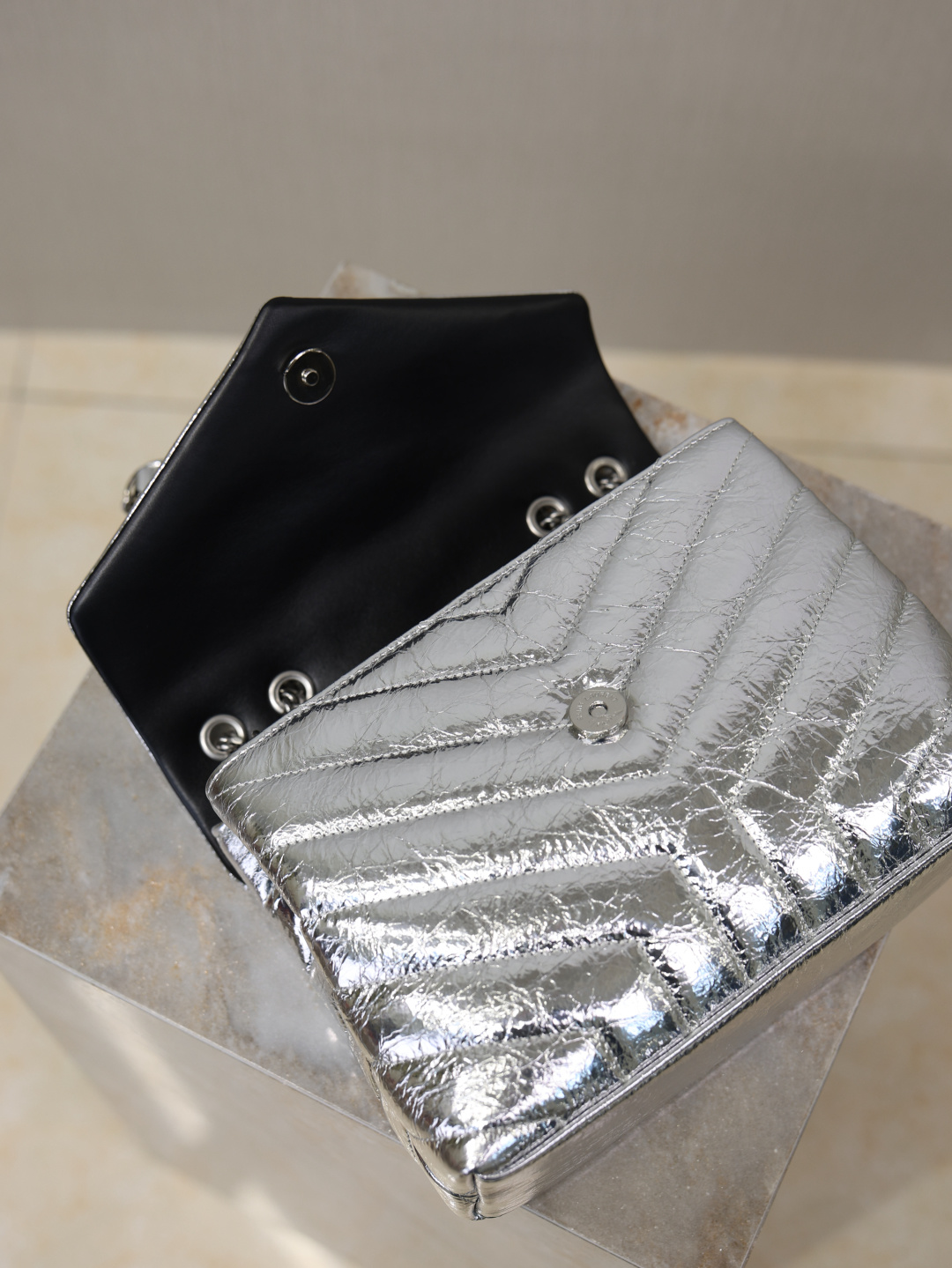 [TOP] Yves Saint Laurent YSL LouLou Bag 23×17×9cm- Sliver