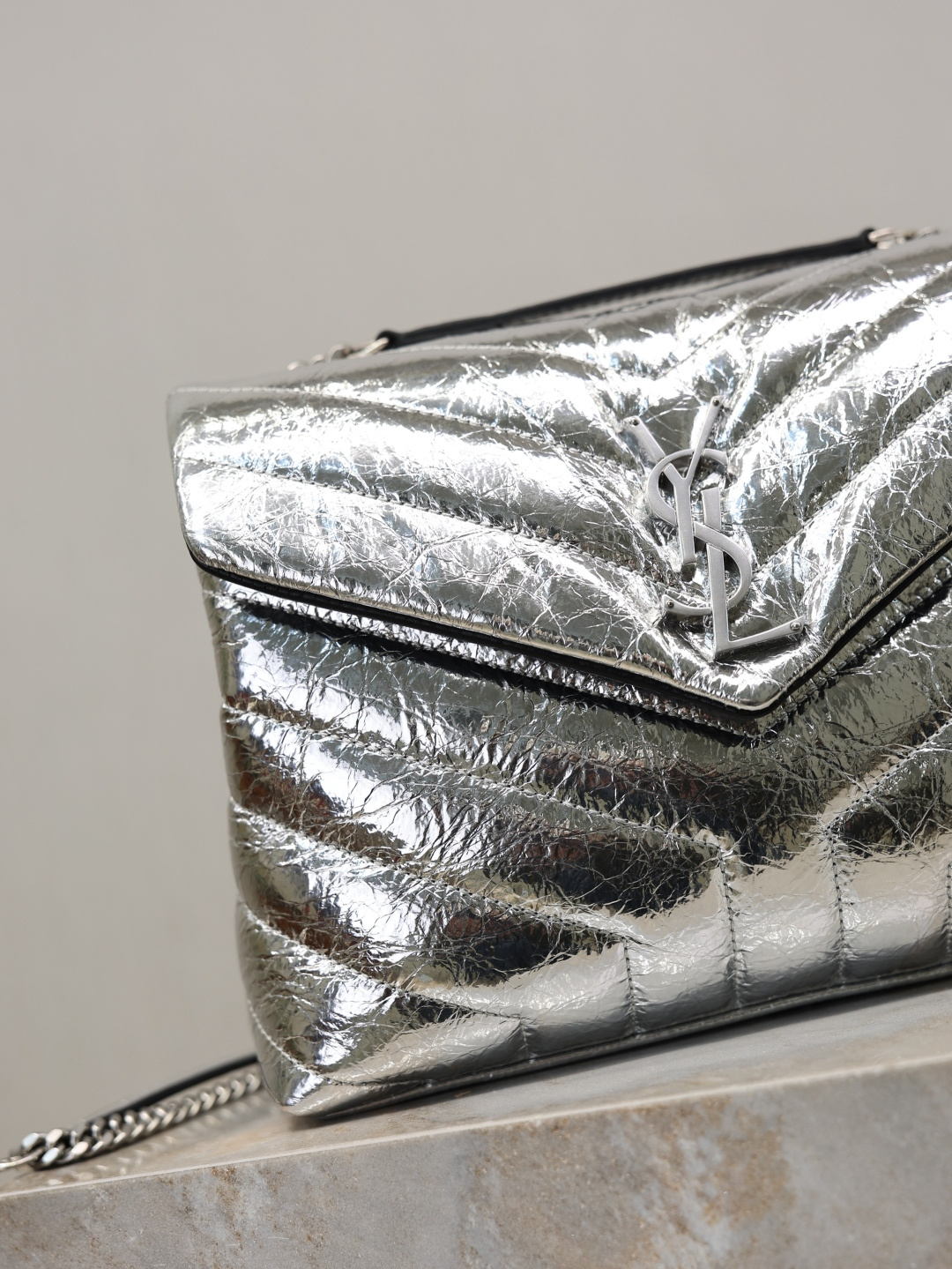 [TOP] Yves Saint Laurent YSL LouLou Bag 23×17×9cm- Sliver