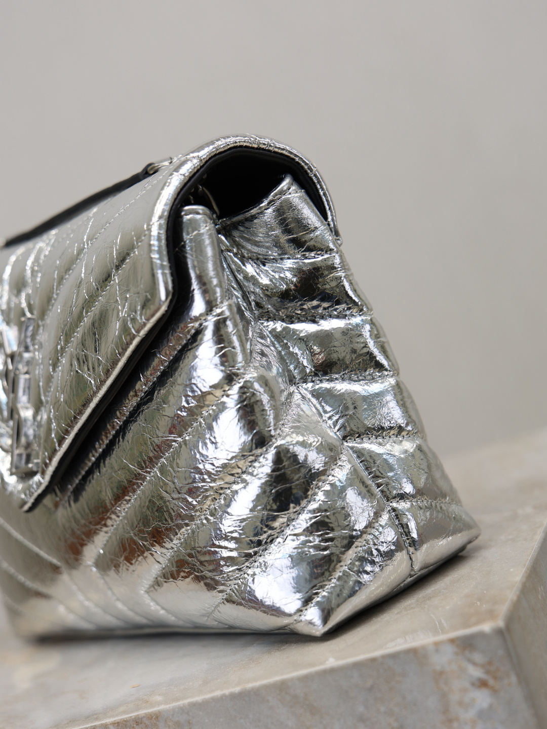 [TOP] Yves Saint Laurent YSL LouLou Bag 23×17×9cm- Sliver