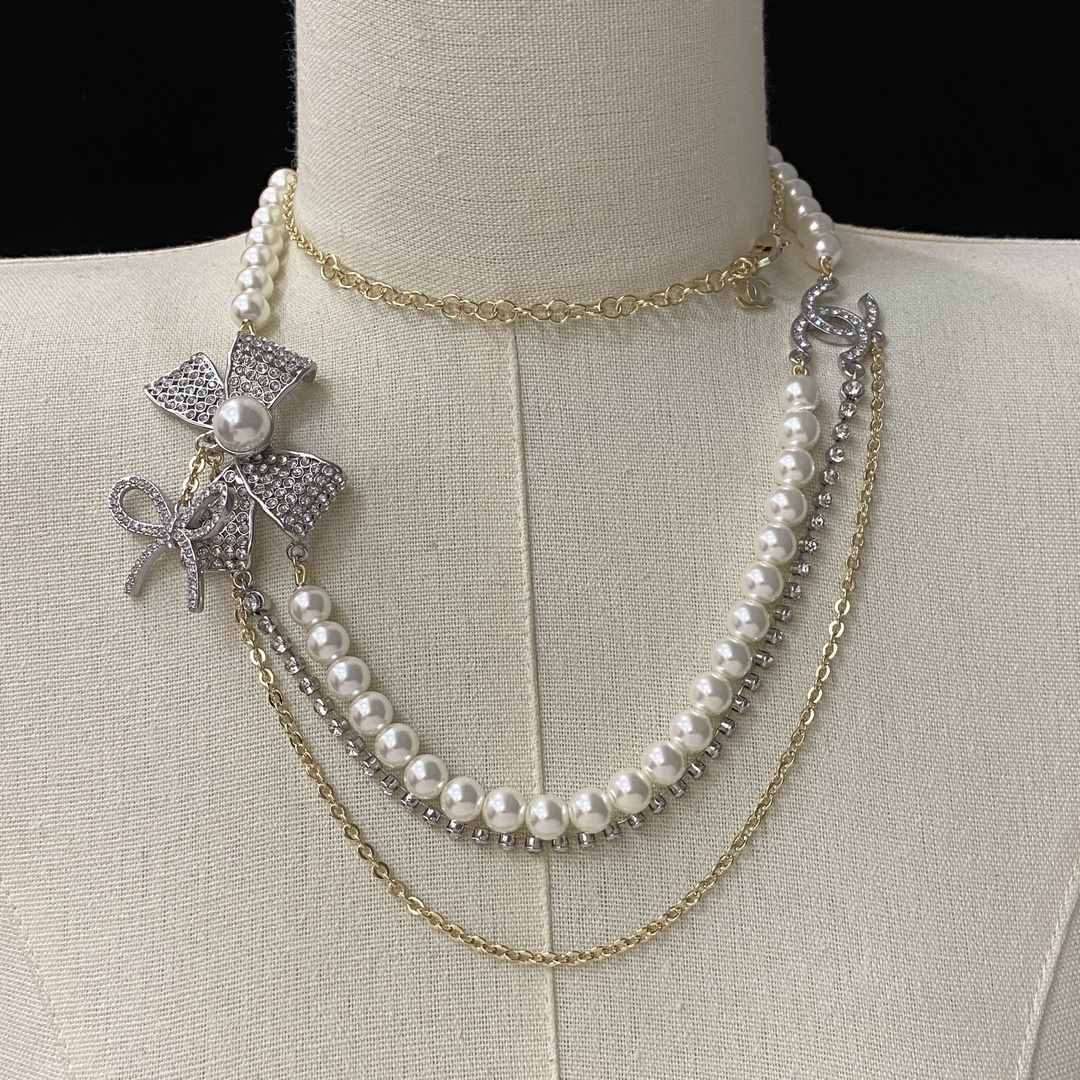 [TOP] CHANEL Pearl Long Necklace - Gold