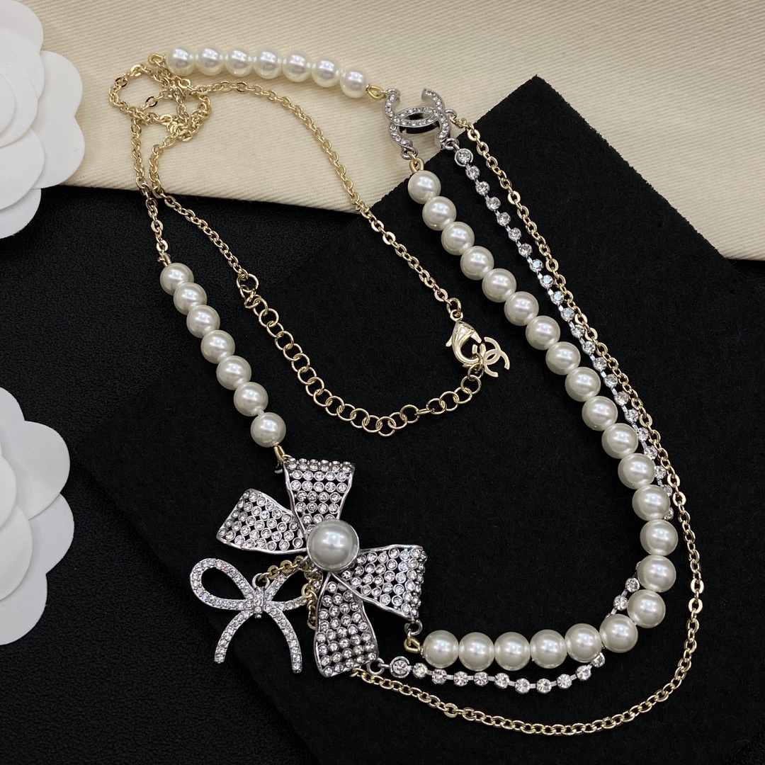 [TOP] CHANEL Pearl Long Necklace - Gold